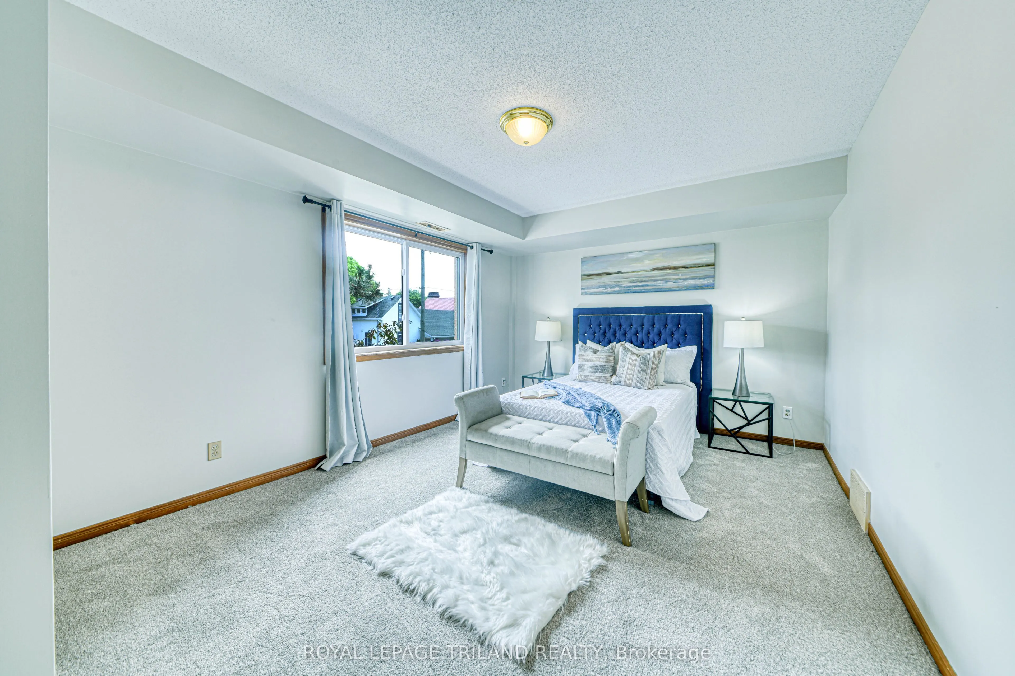 4 Albert Street, #206