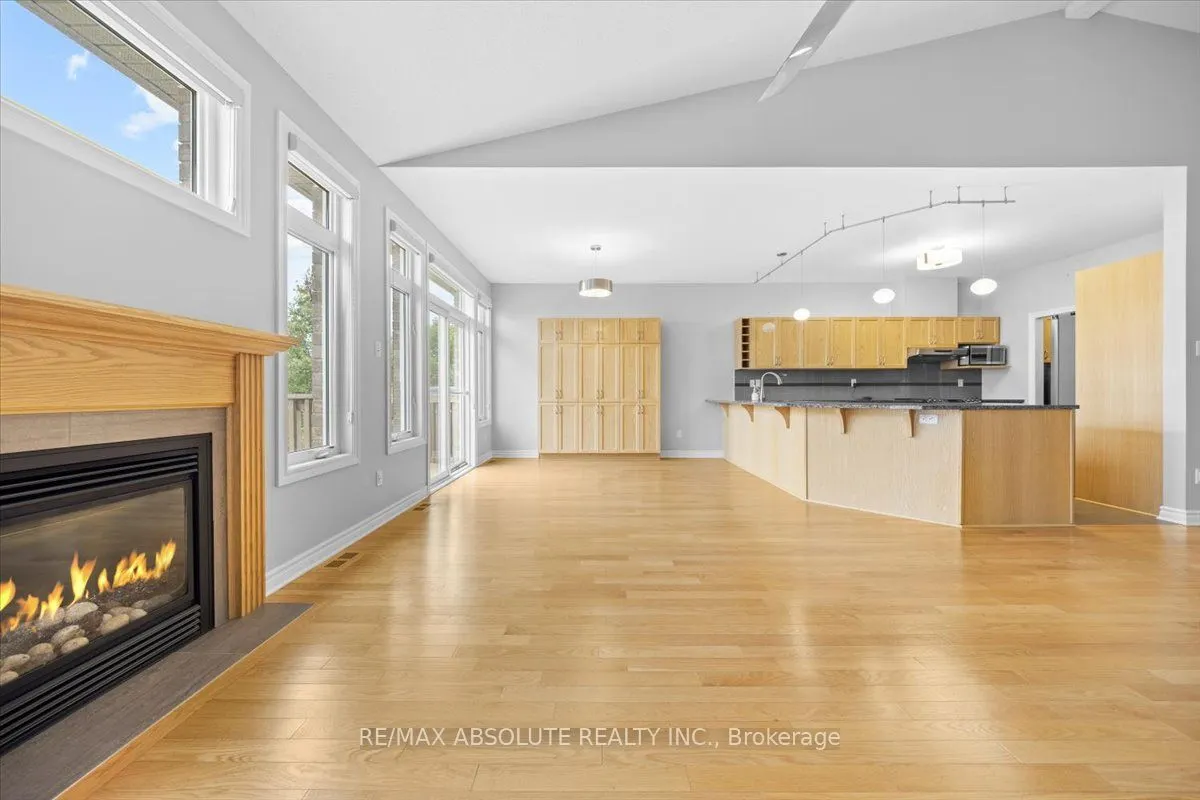122 PASSAGEWAY Private