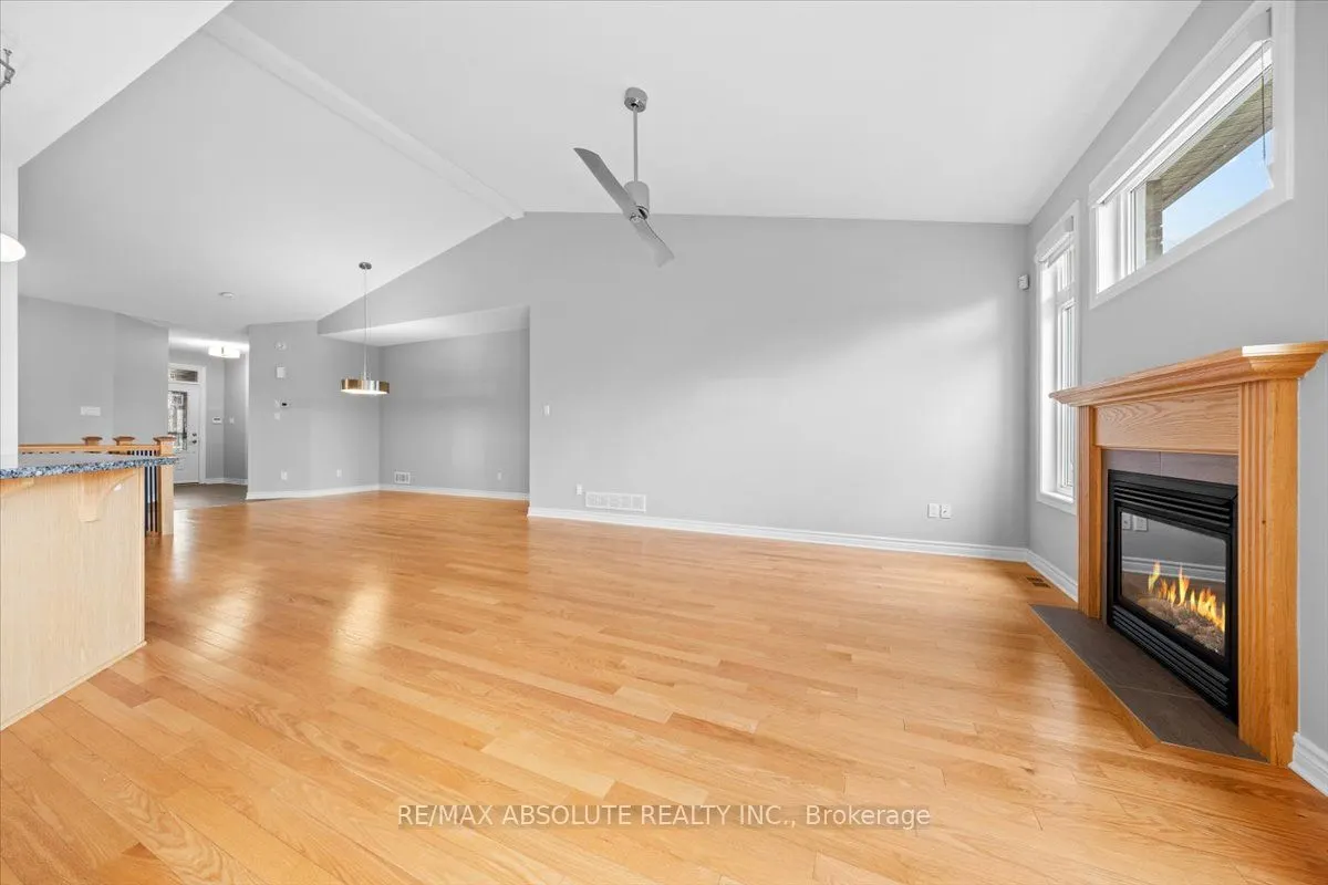 122 PASSAGEWAY Private