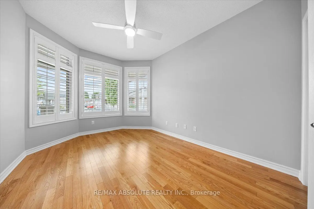 122 PASSAGEWAY Private