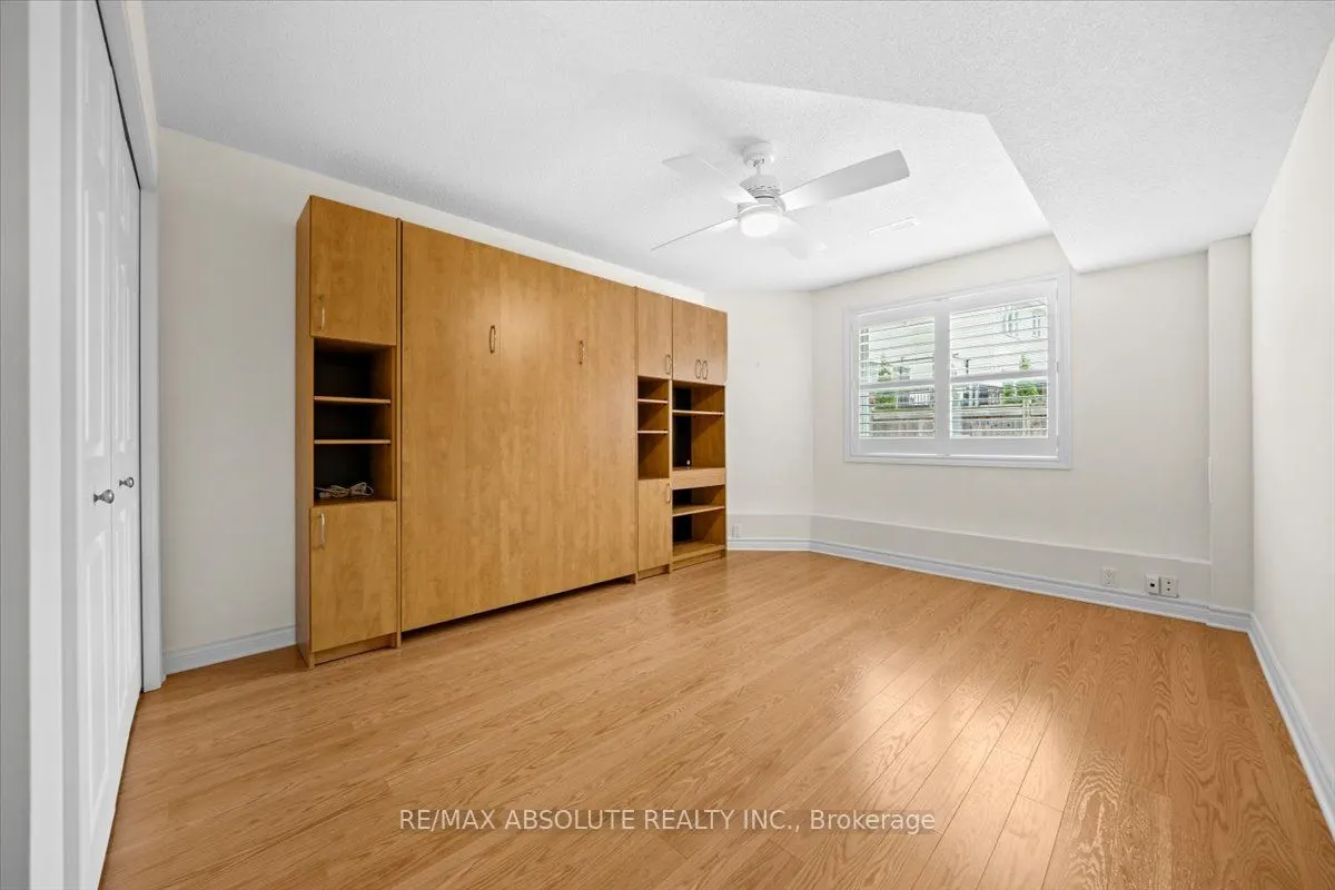 122 PASSAGEWAY Private
