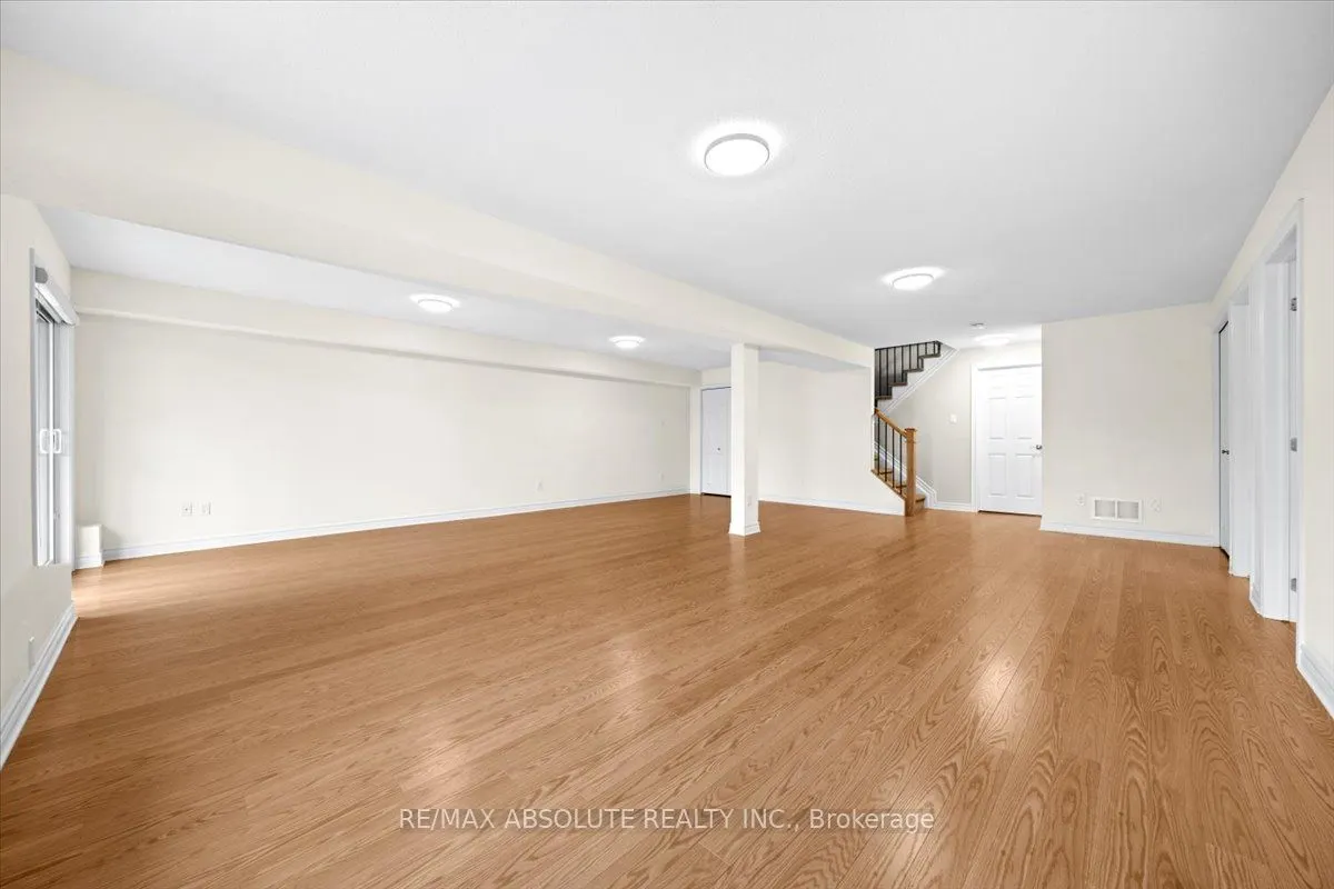 122 PASSAGEWAY Private