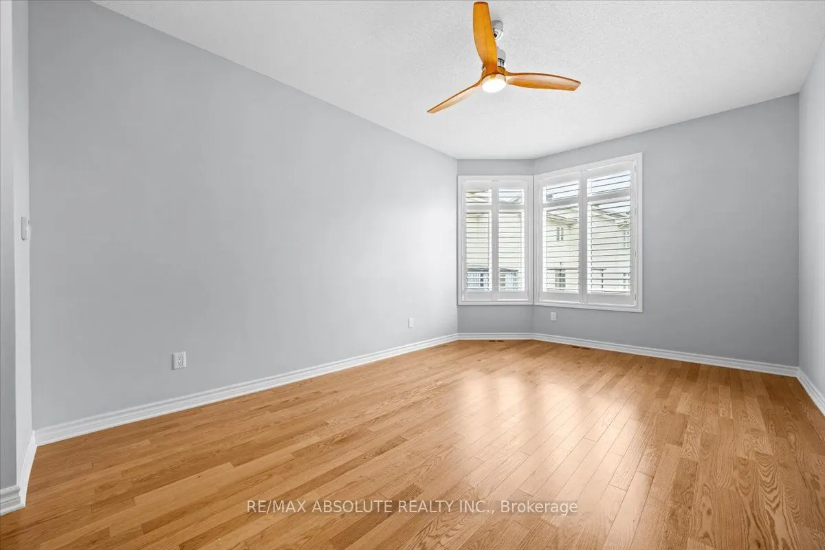 122 PASSAGEWAY Private