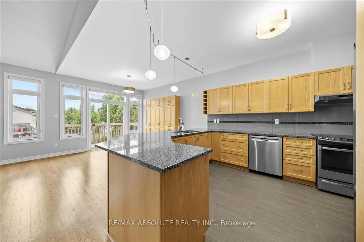 122 PASSAGEWAY Private