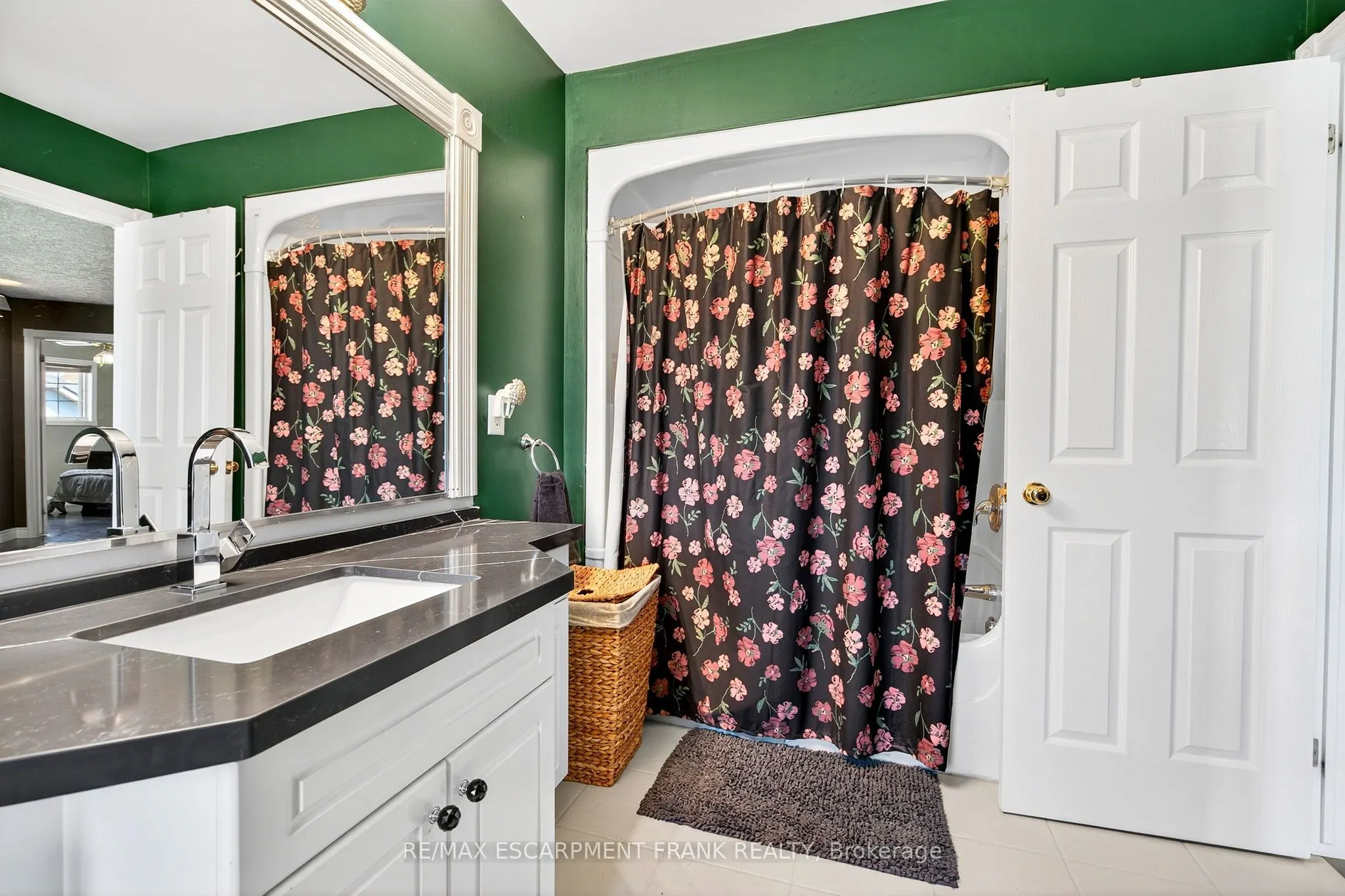 18 Konstantine Court