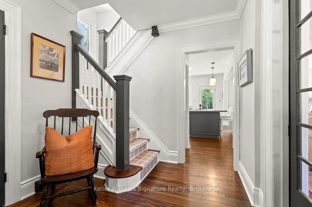 89 Kensington Avenue S