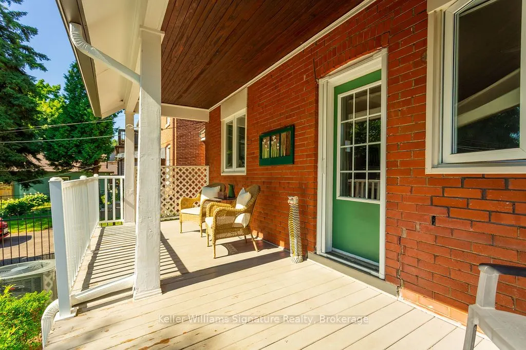 89 Kensington Avenue S