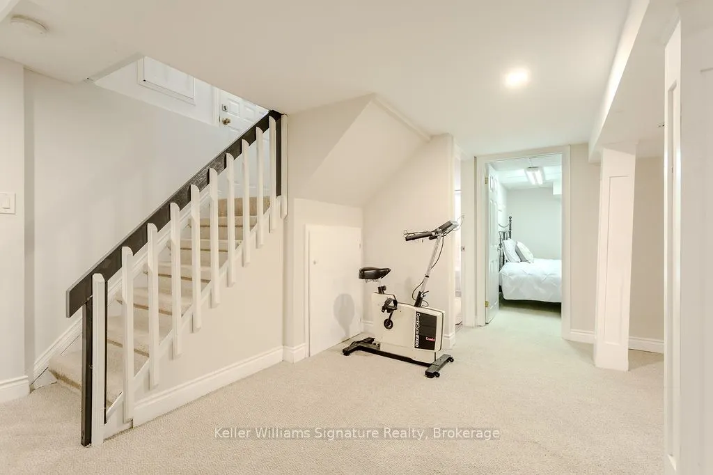 89 Kensington Avenue S