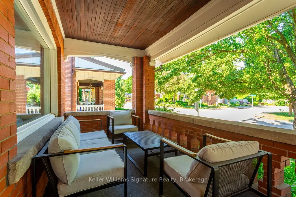 89 Kensington Avenue S