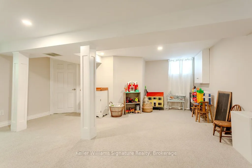 89 Kensington Avenue S