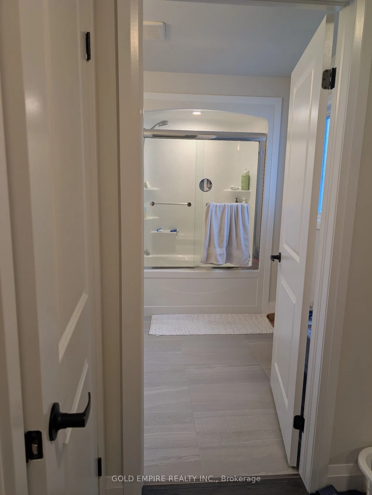 72 CASH Crescent