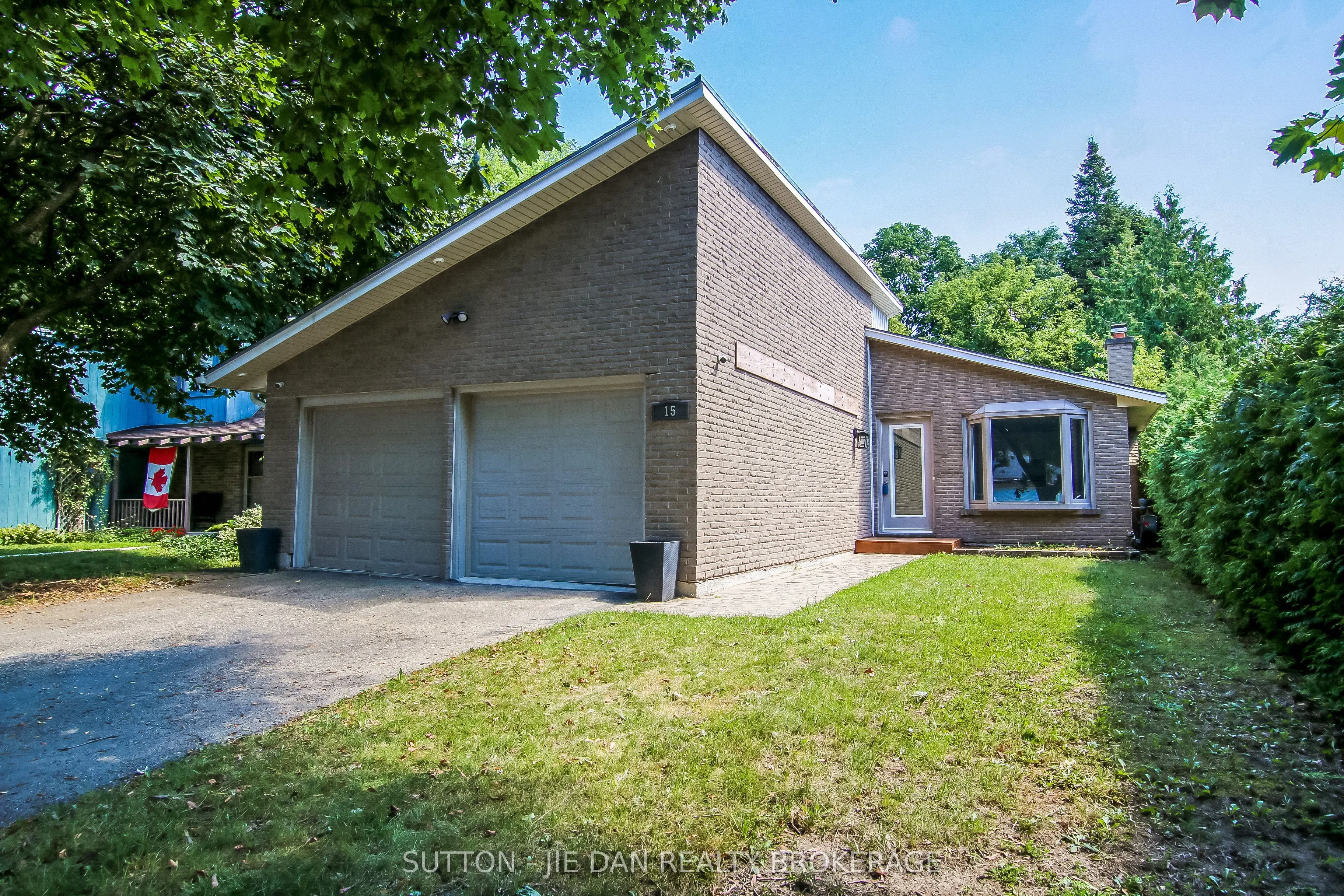 15 HAWTHORNE Road