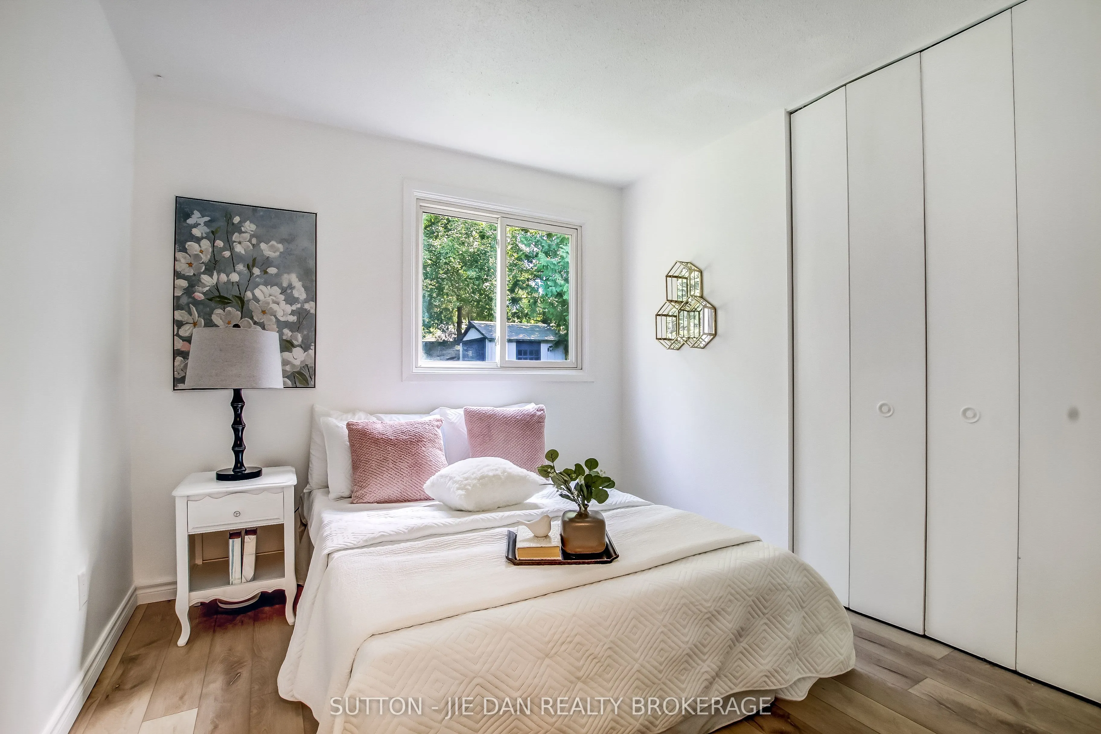 15 HAWTHORNE Road