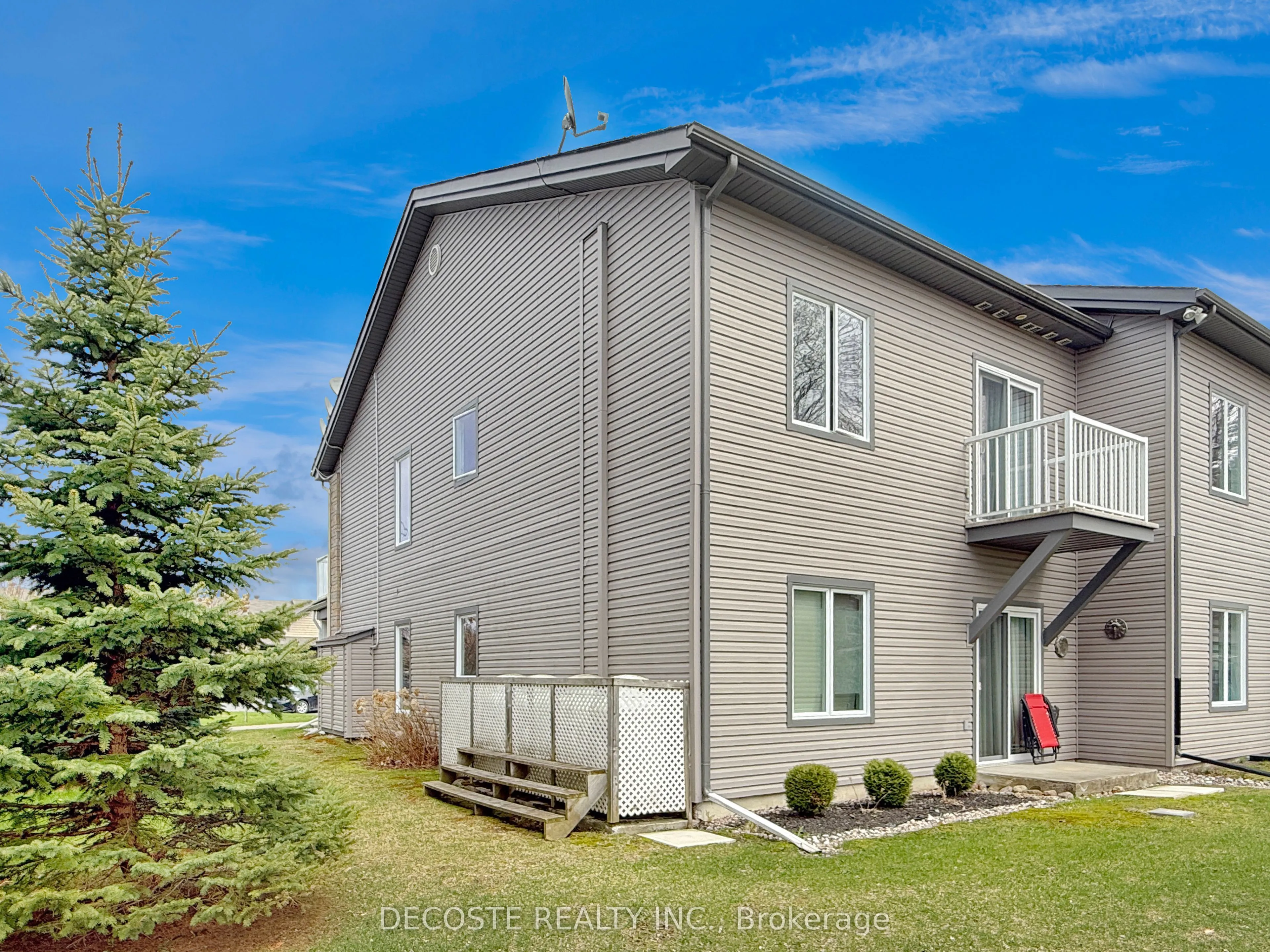 28 Valain Street, #8