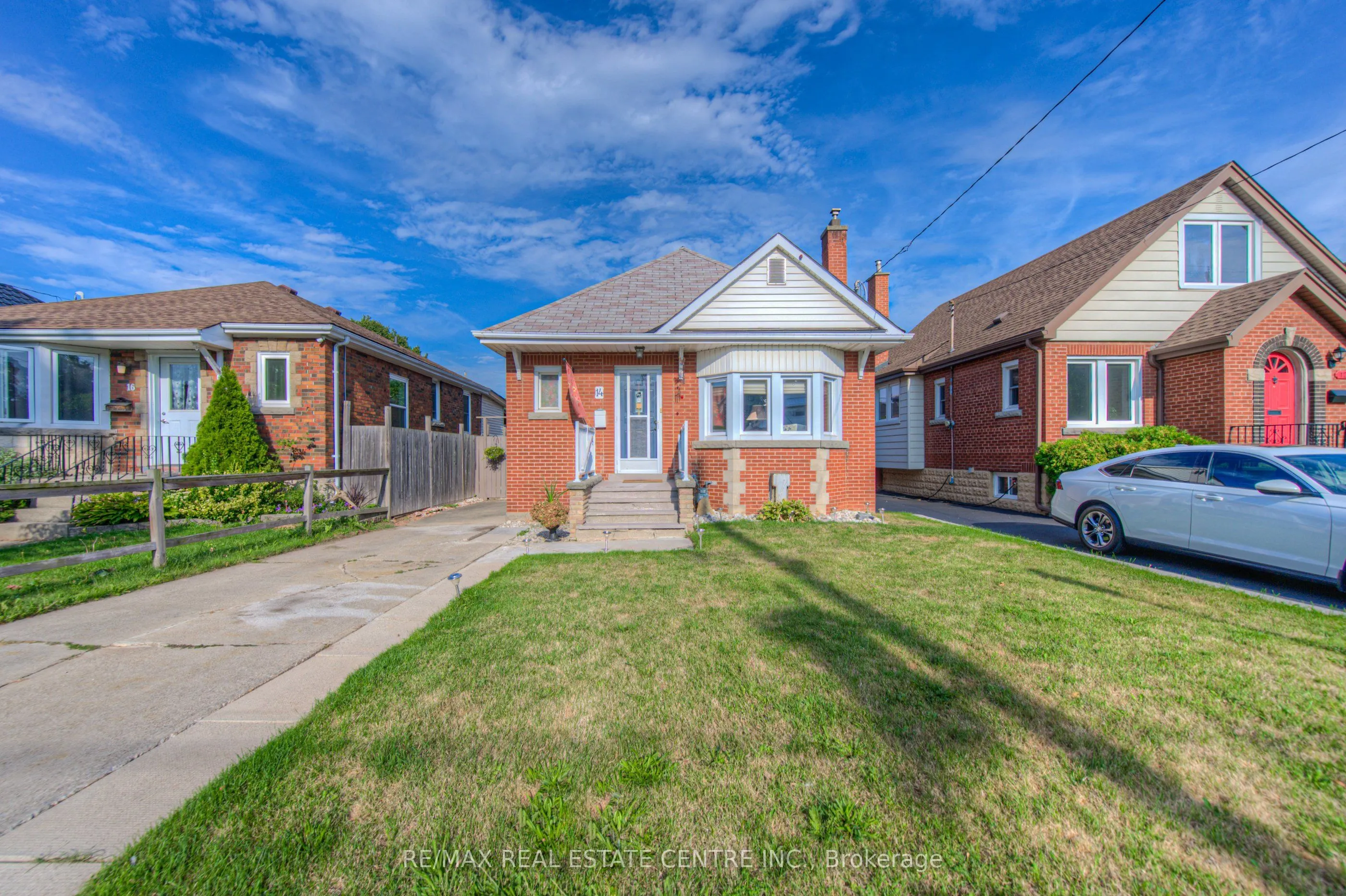 14 Barons Avenue S