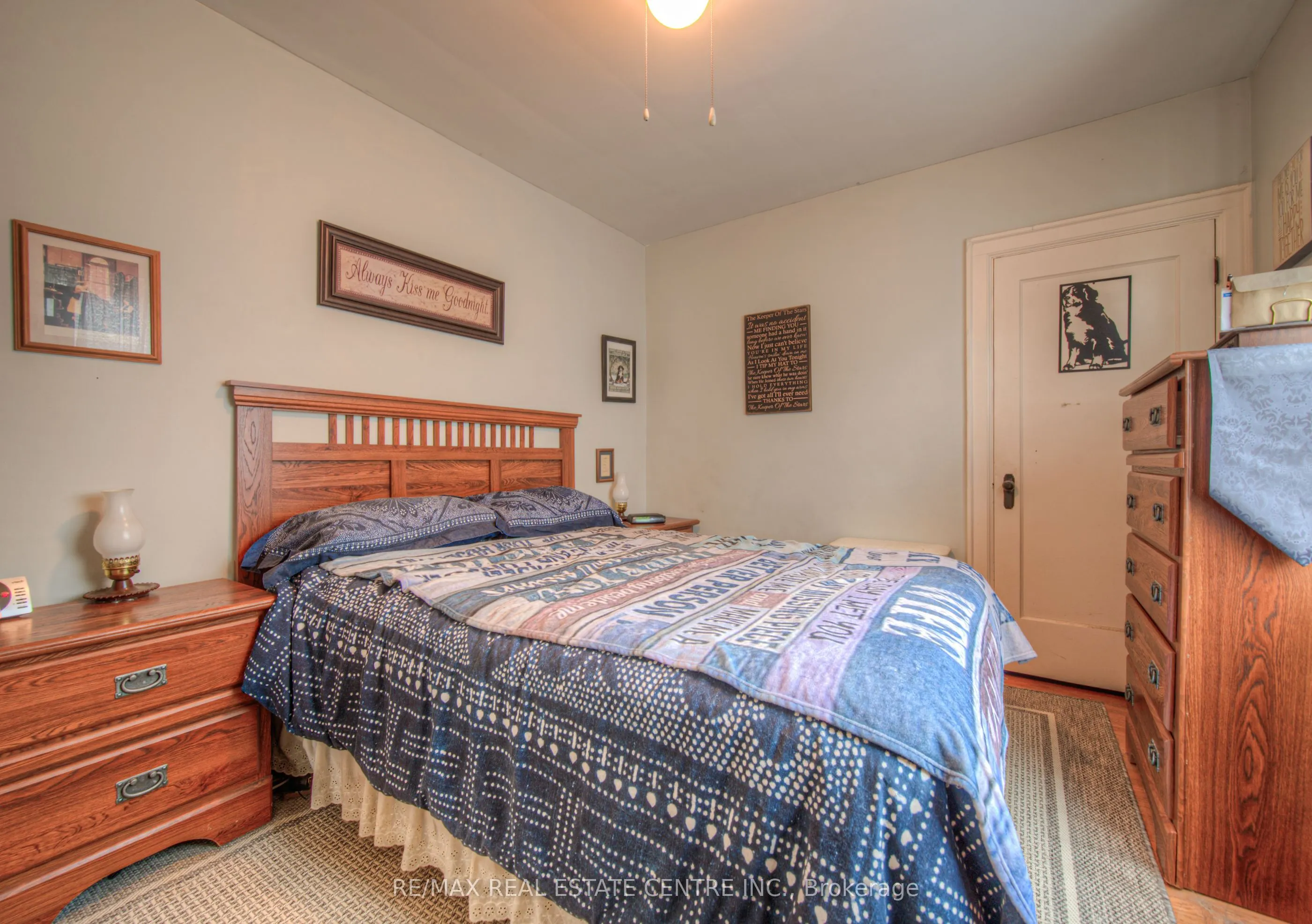 14 Barons Avenue S