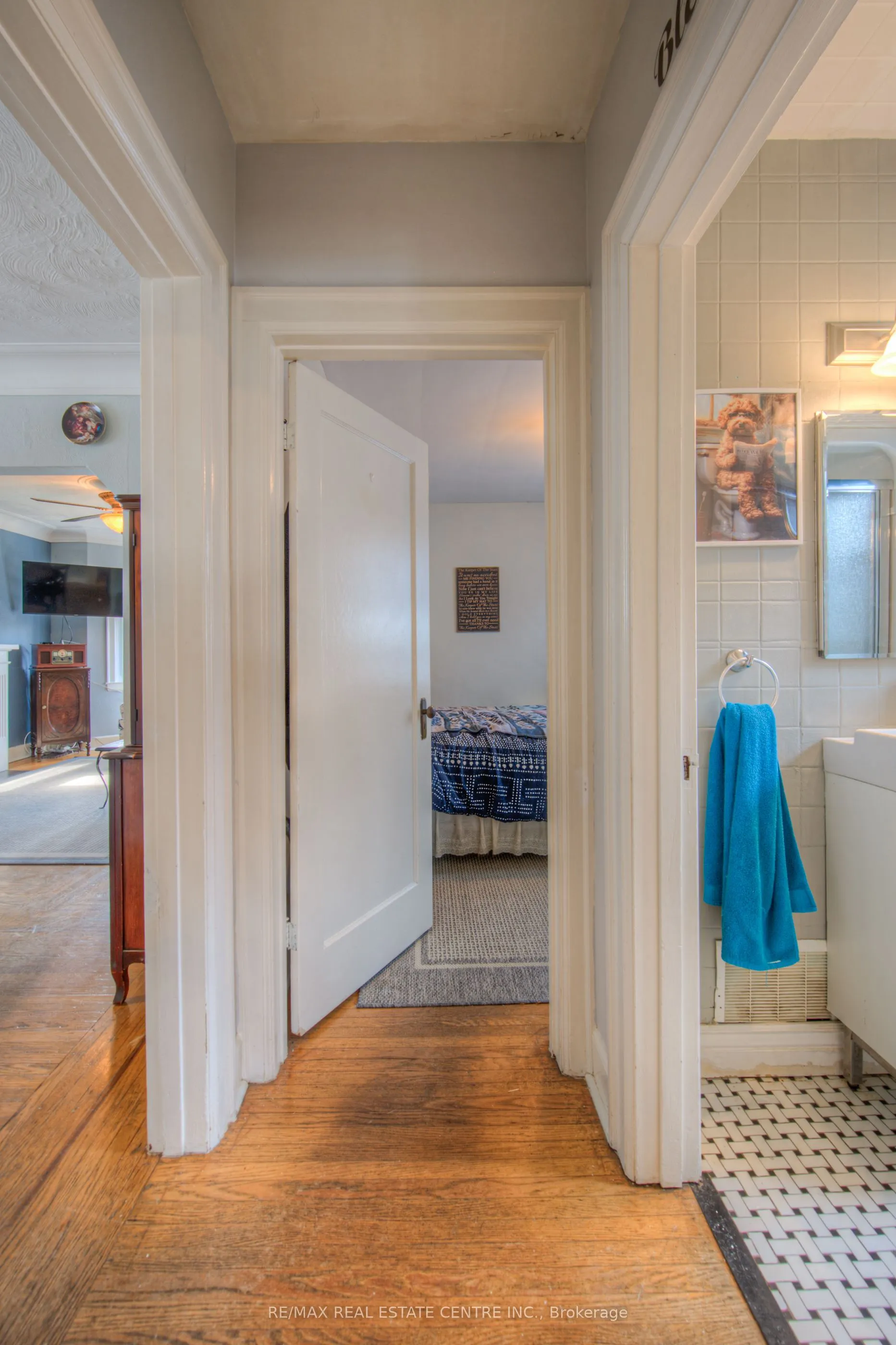14 Barons Avenue S