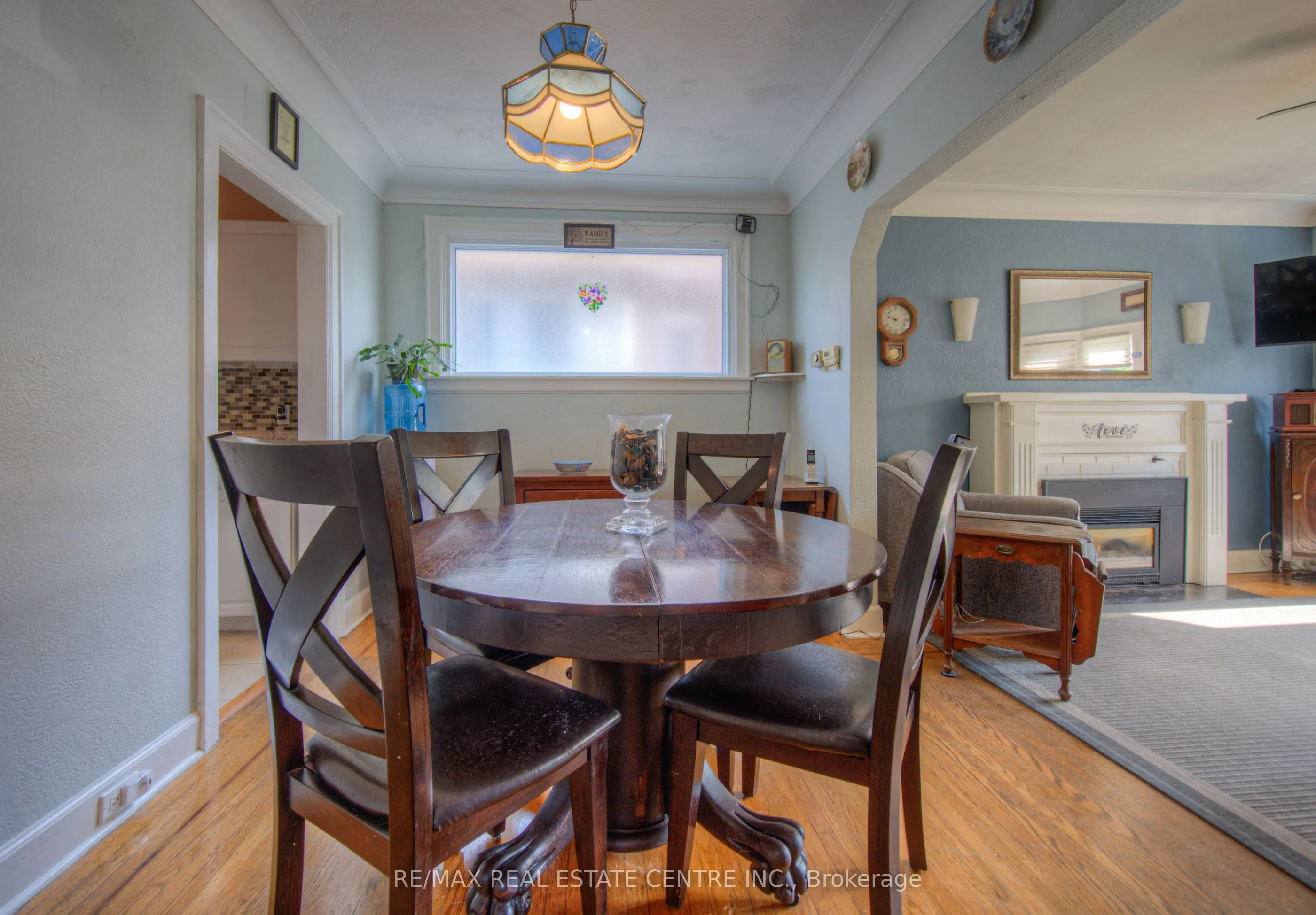 14 Barons Avenue S