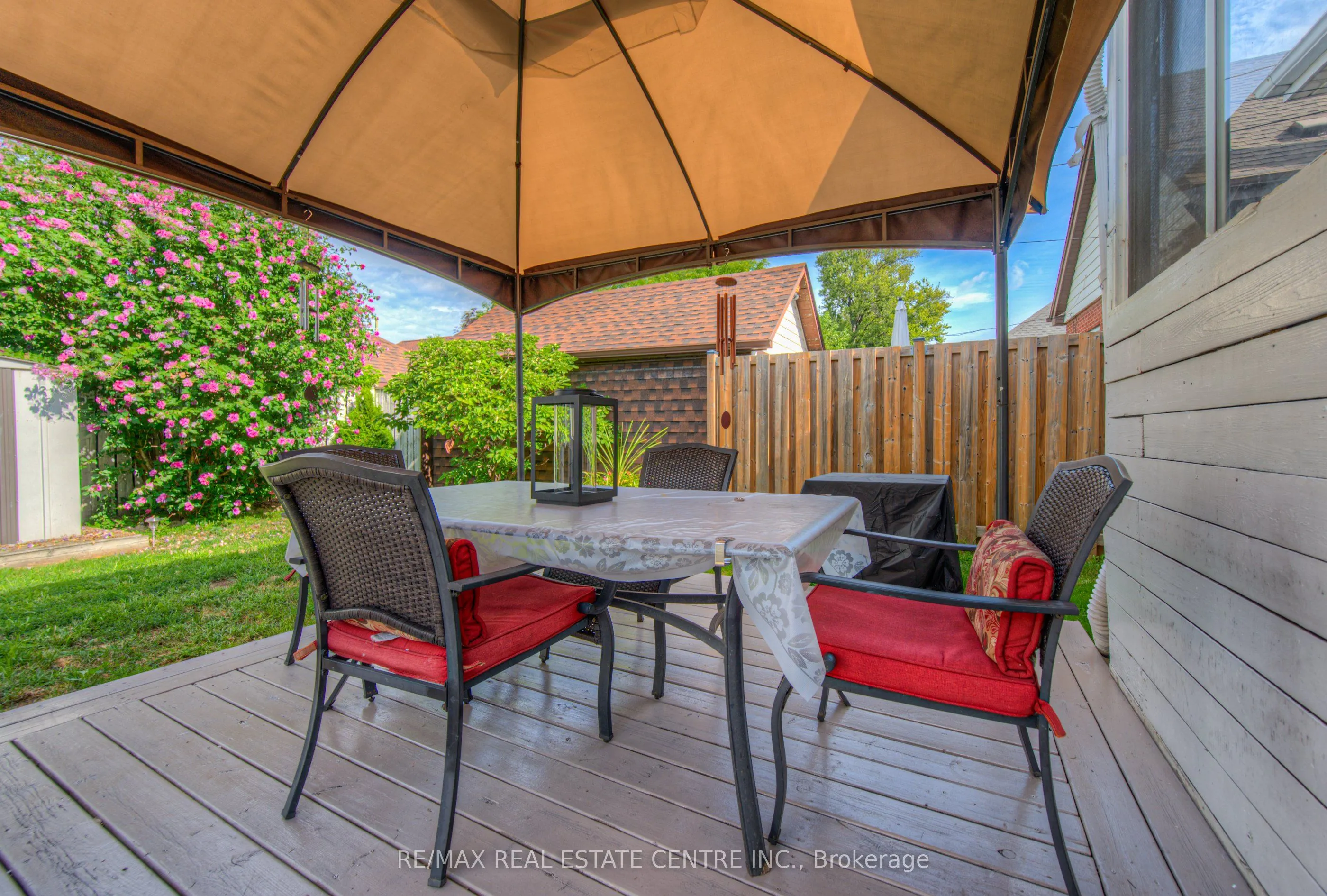 14 Barons Avenue S