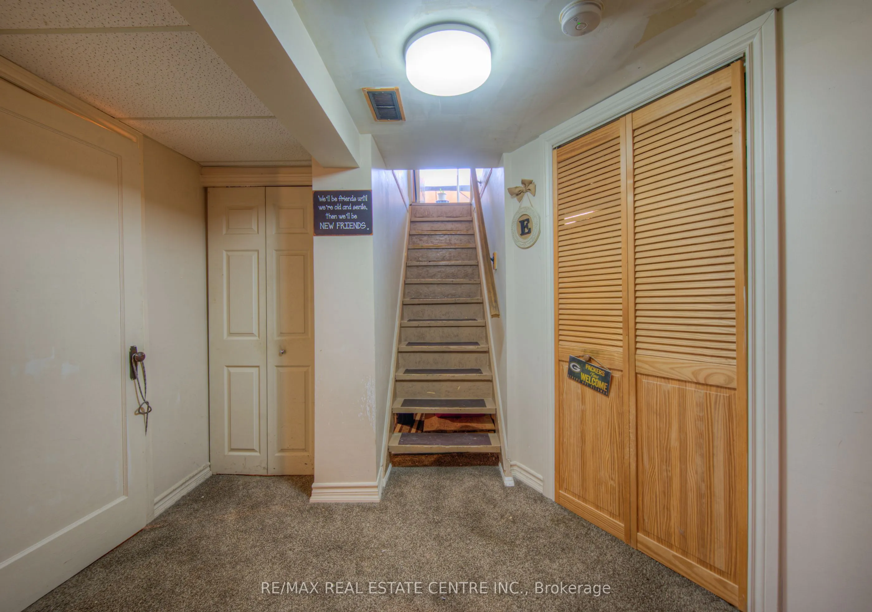 14 Barons Avenue S