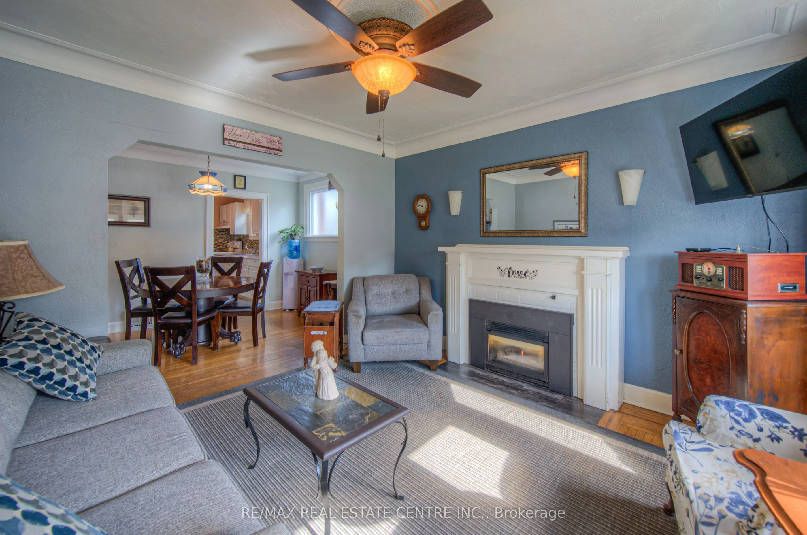 14 Barons Avenue S