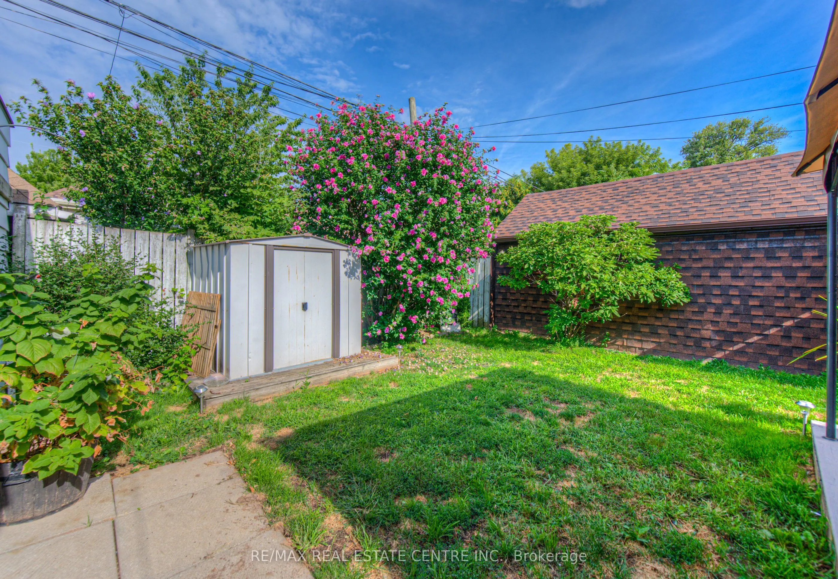 14 Barons Avenue S