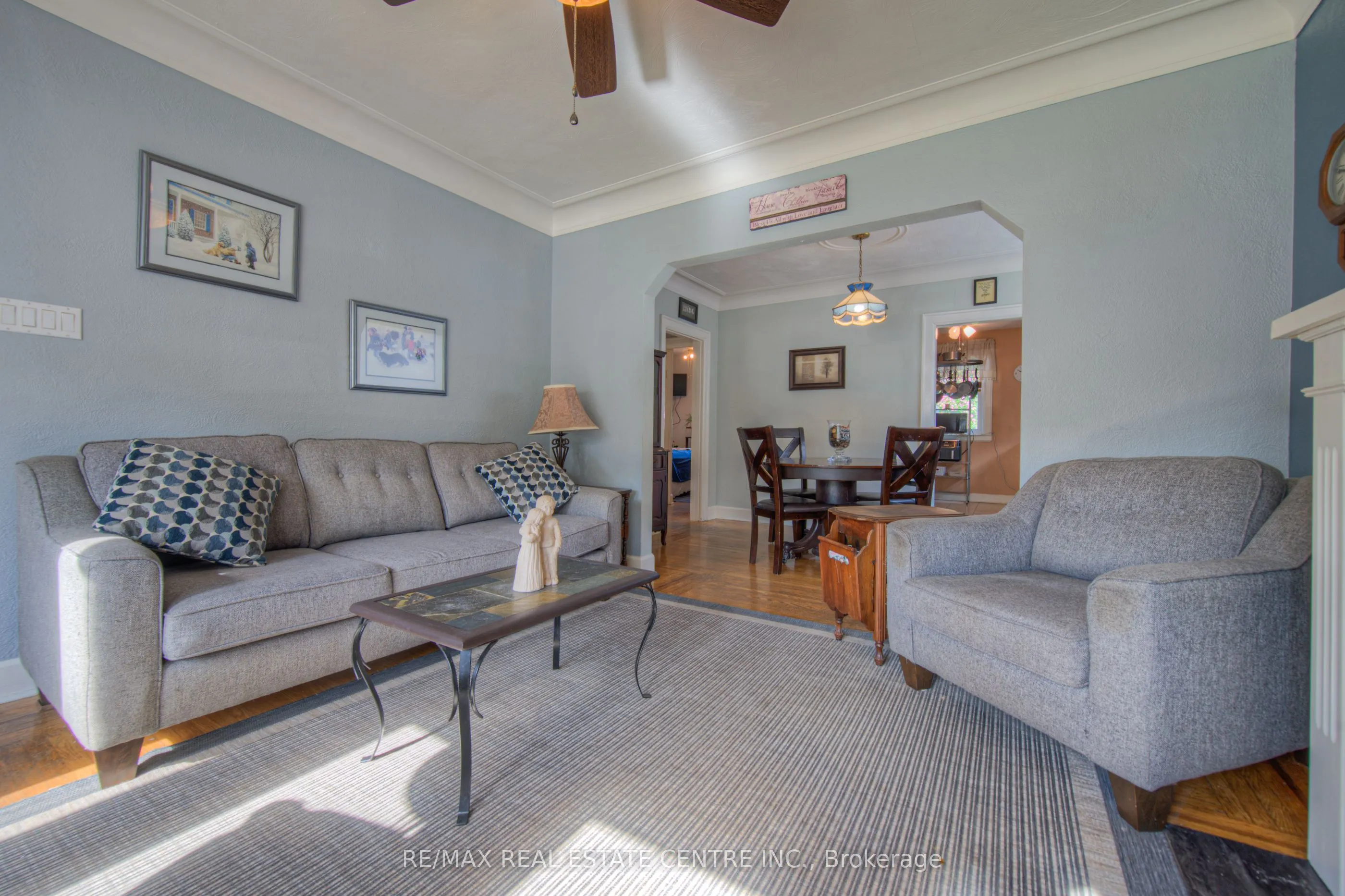 14 Barons Avenue S