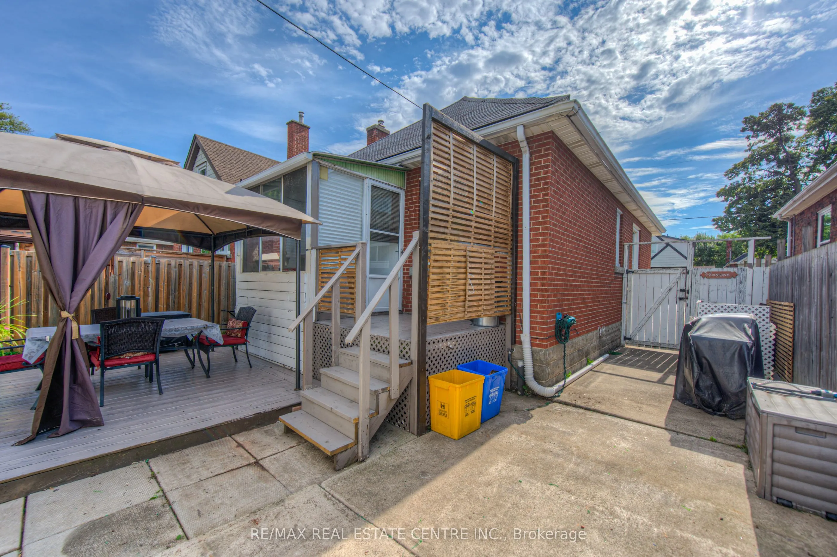 14 Barons Avenue S