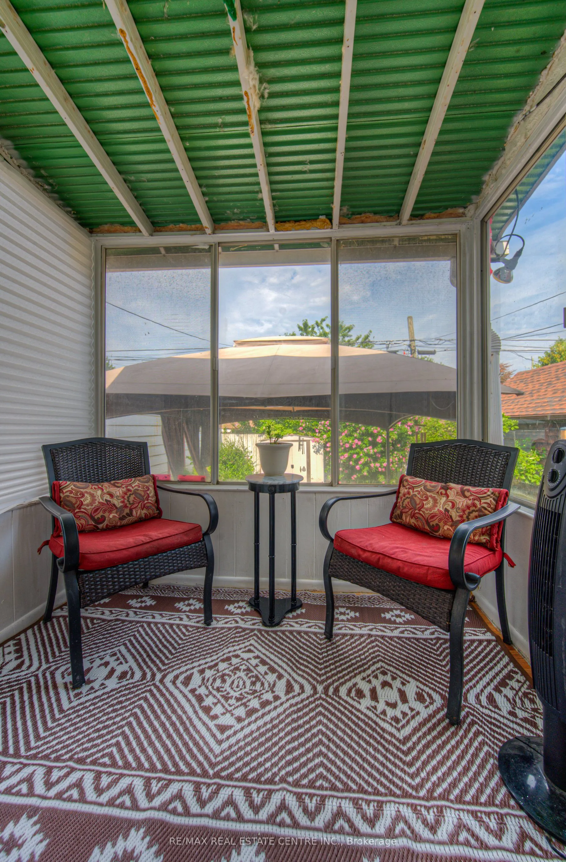 14 Barons Avenue S