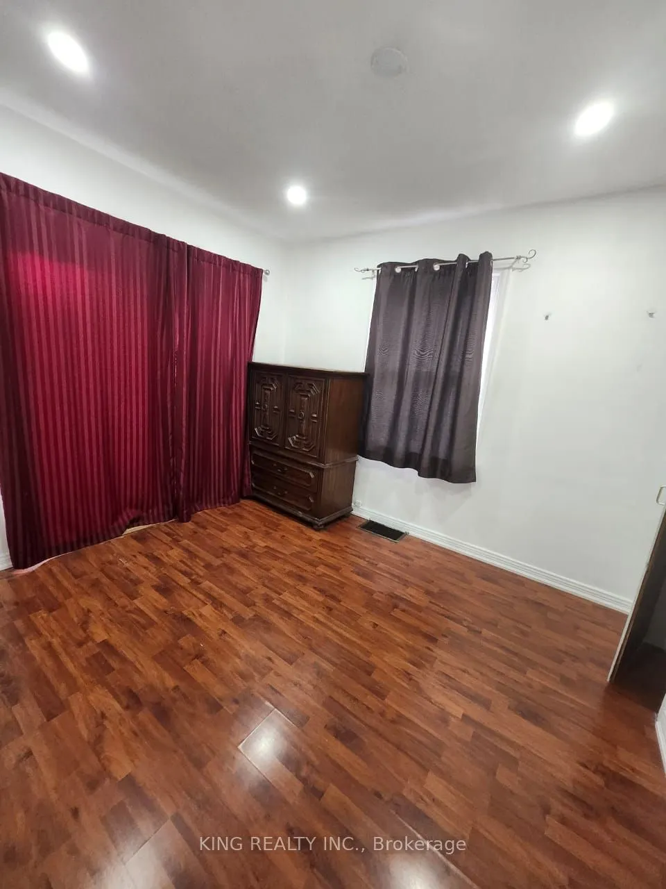 423 SPRUCE Street
