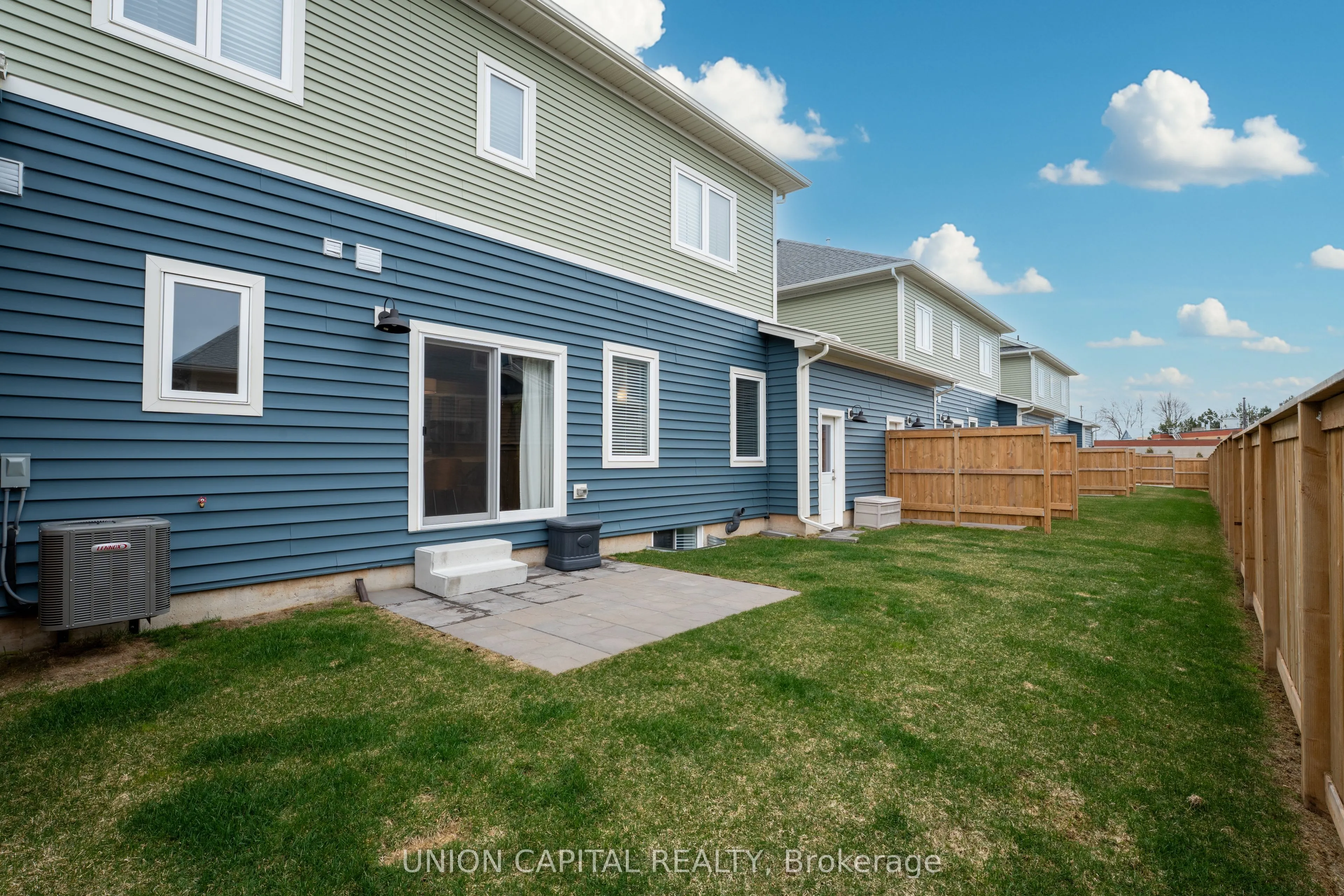 8A Shores Lane E, #0
