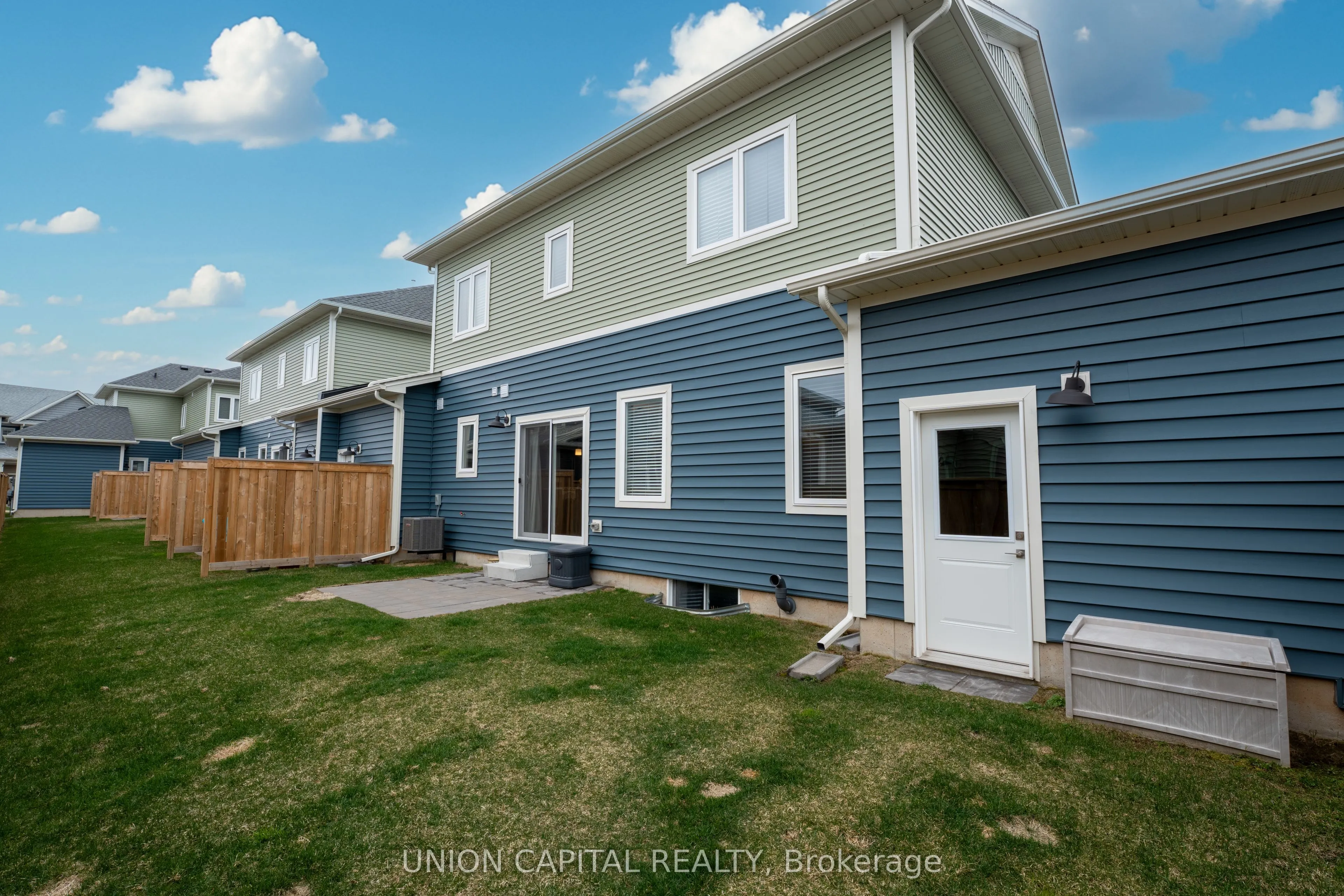 8A Shores Lane E, #0