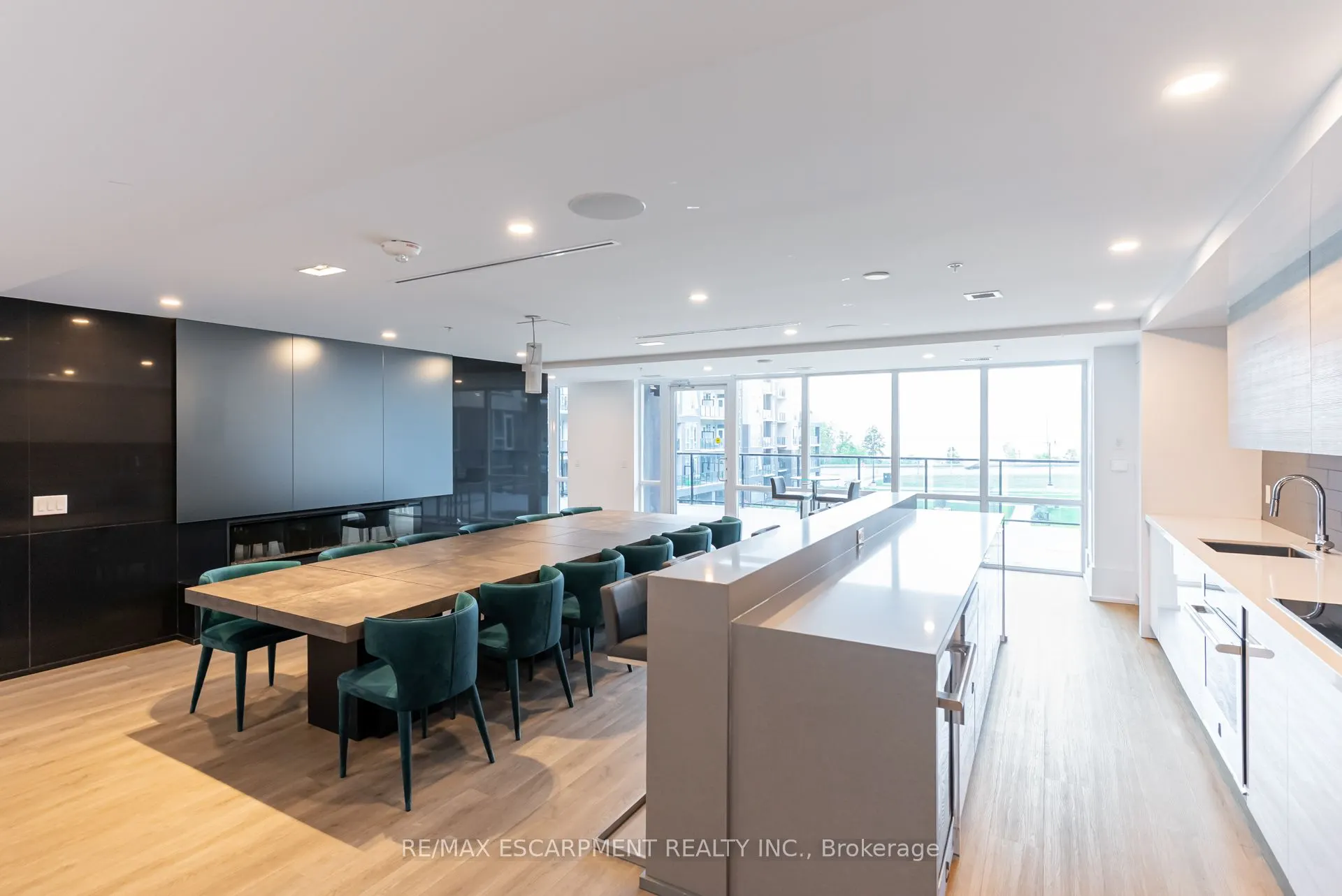 16 Concord Place, #513