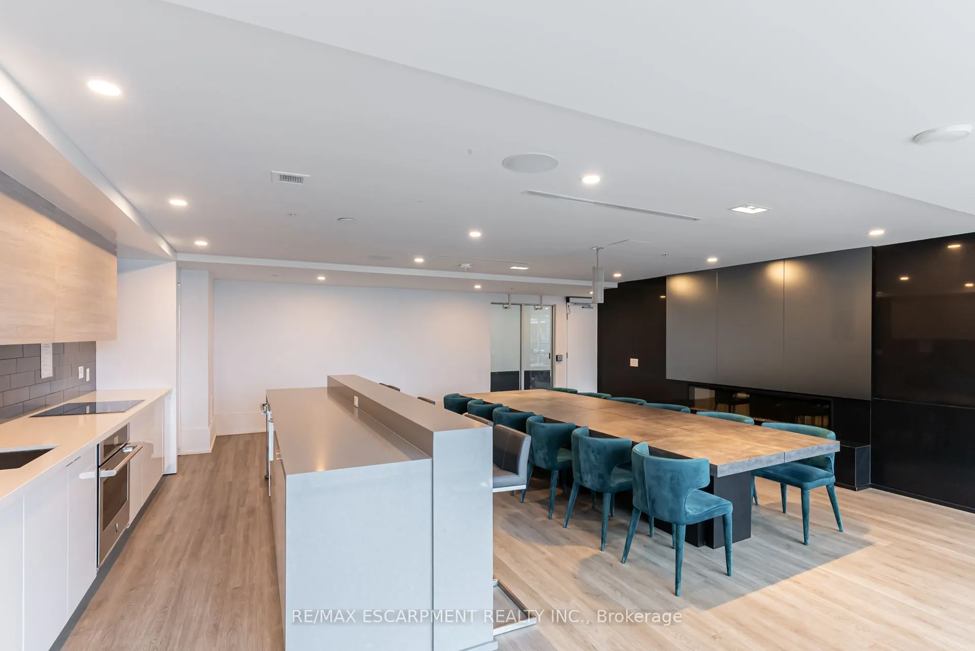 16 Concord Place, #513