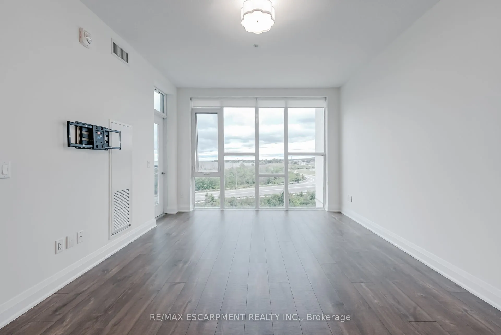 16 Concord Place, #513