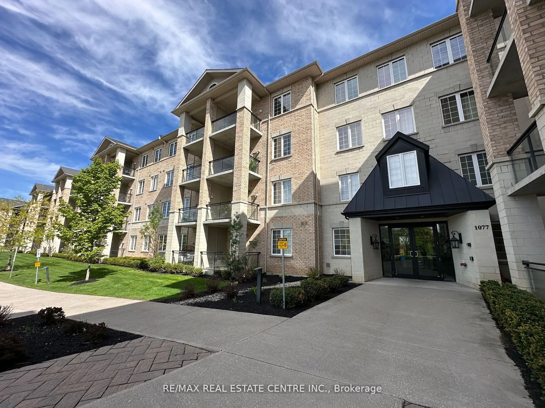 1077 Gordon Street S, #118