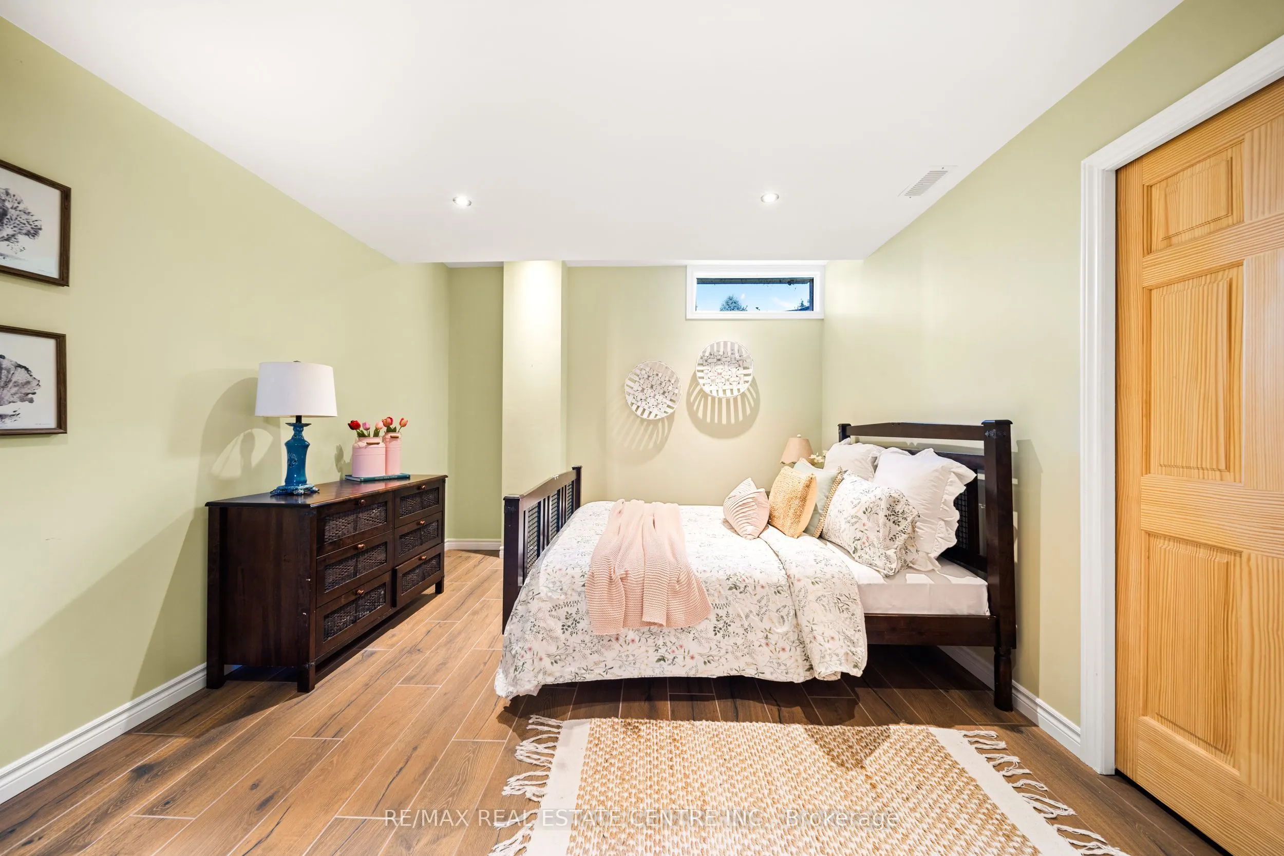 399 Old Brock Road