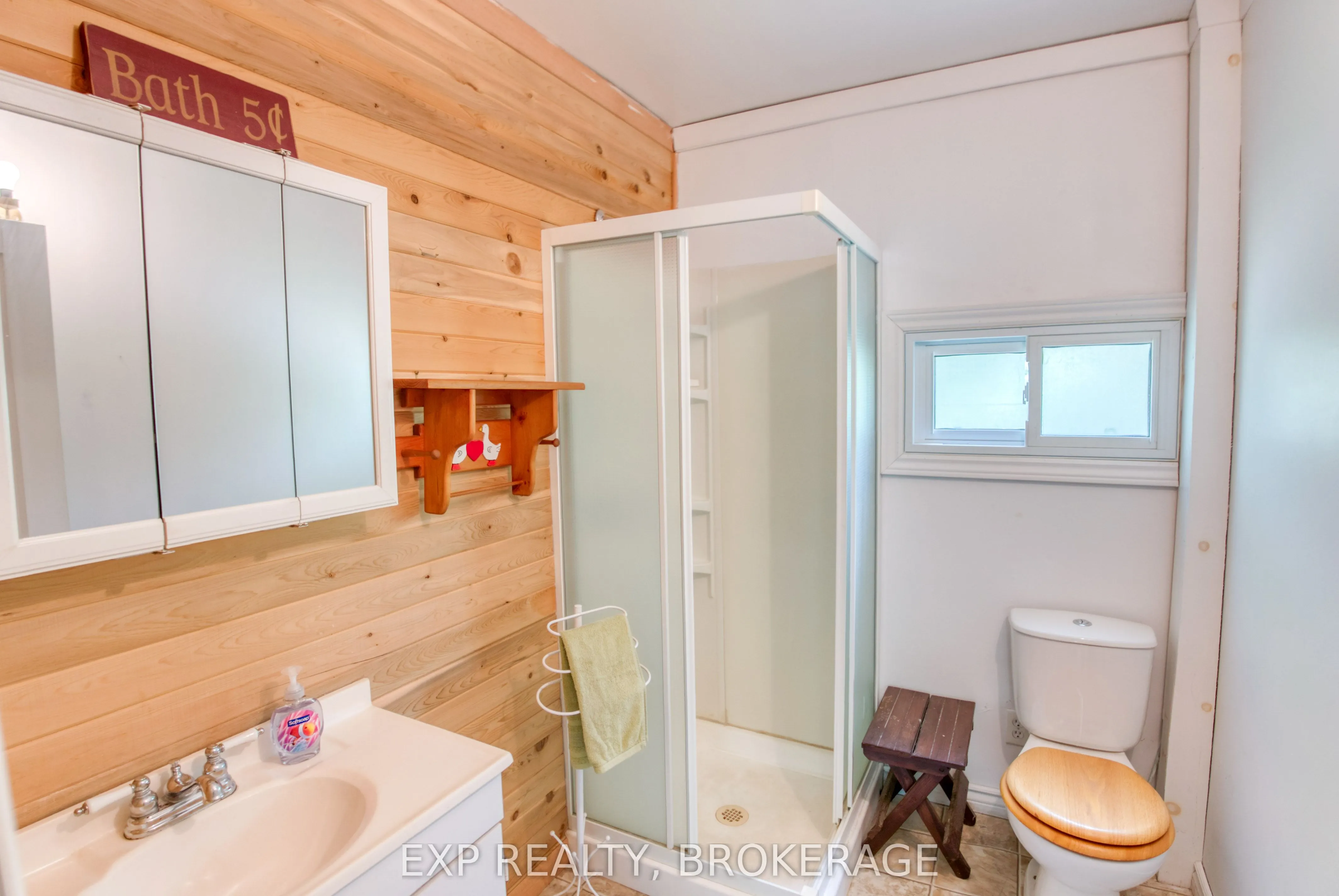 1036 Lakeshore Road