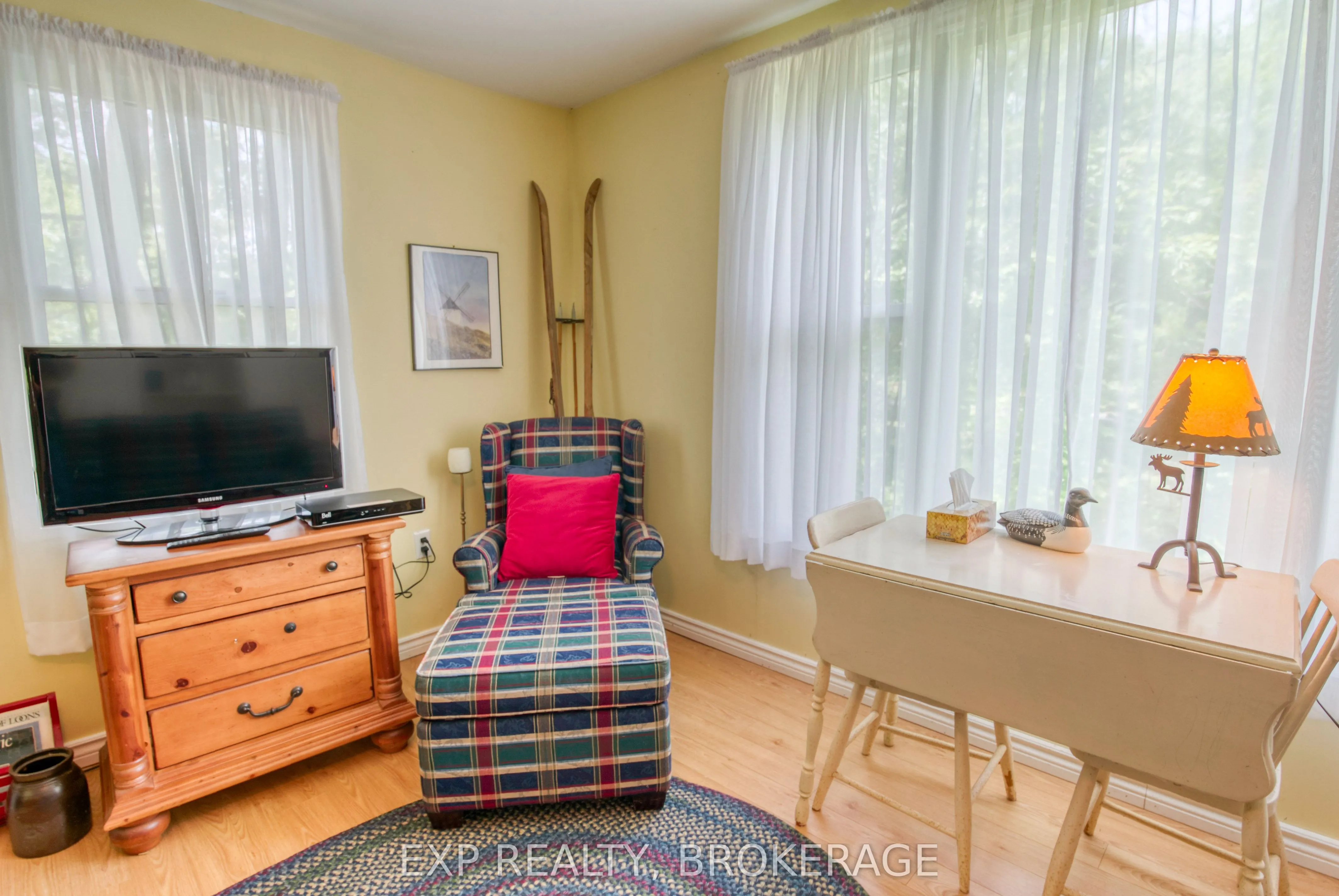 1036 Lakeshore Road
