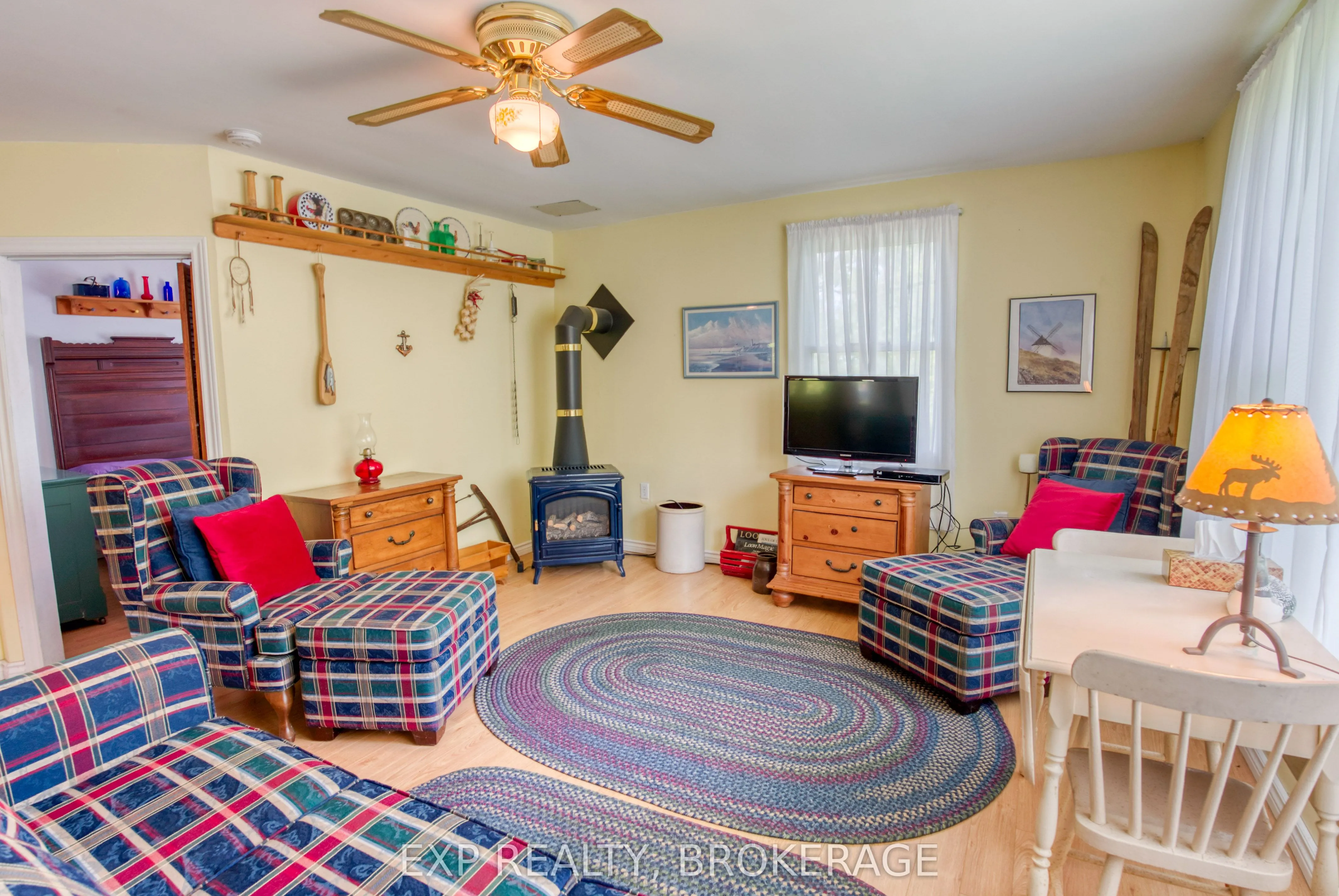 1036 Lakeshore Road