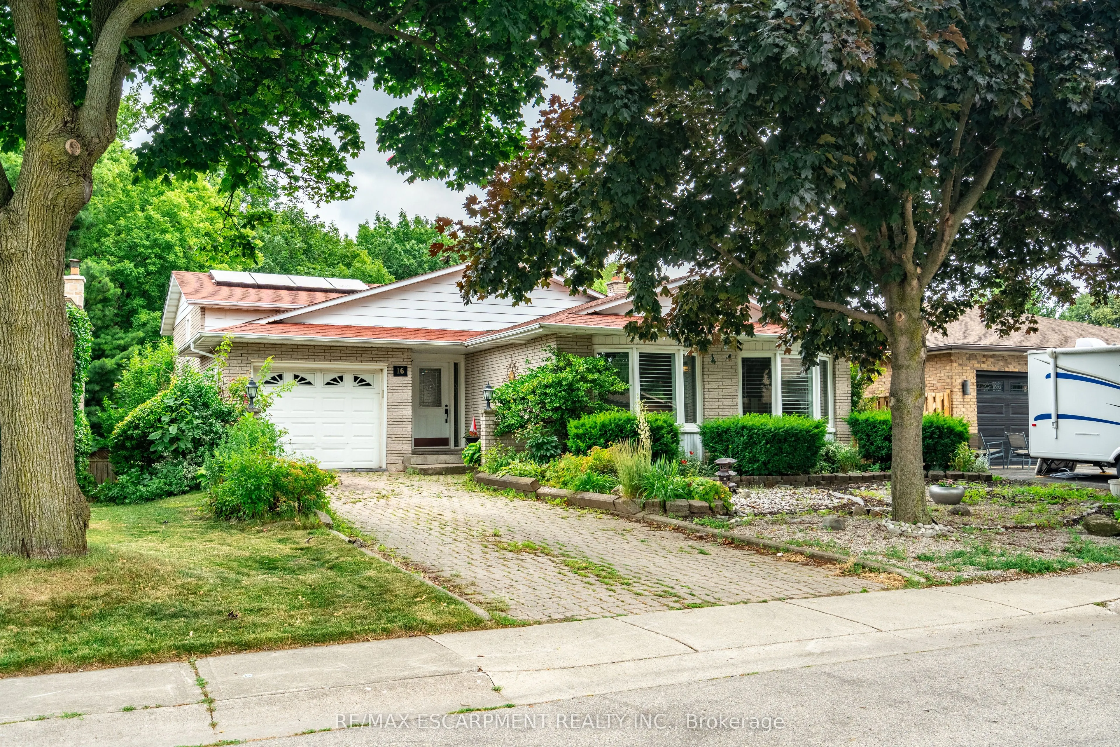 16 Flamingo Drive