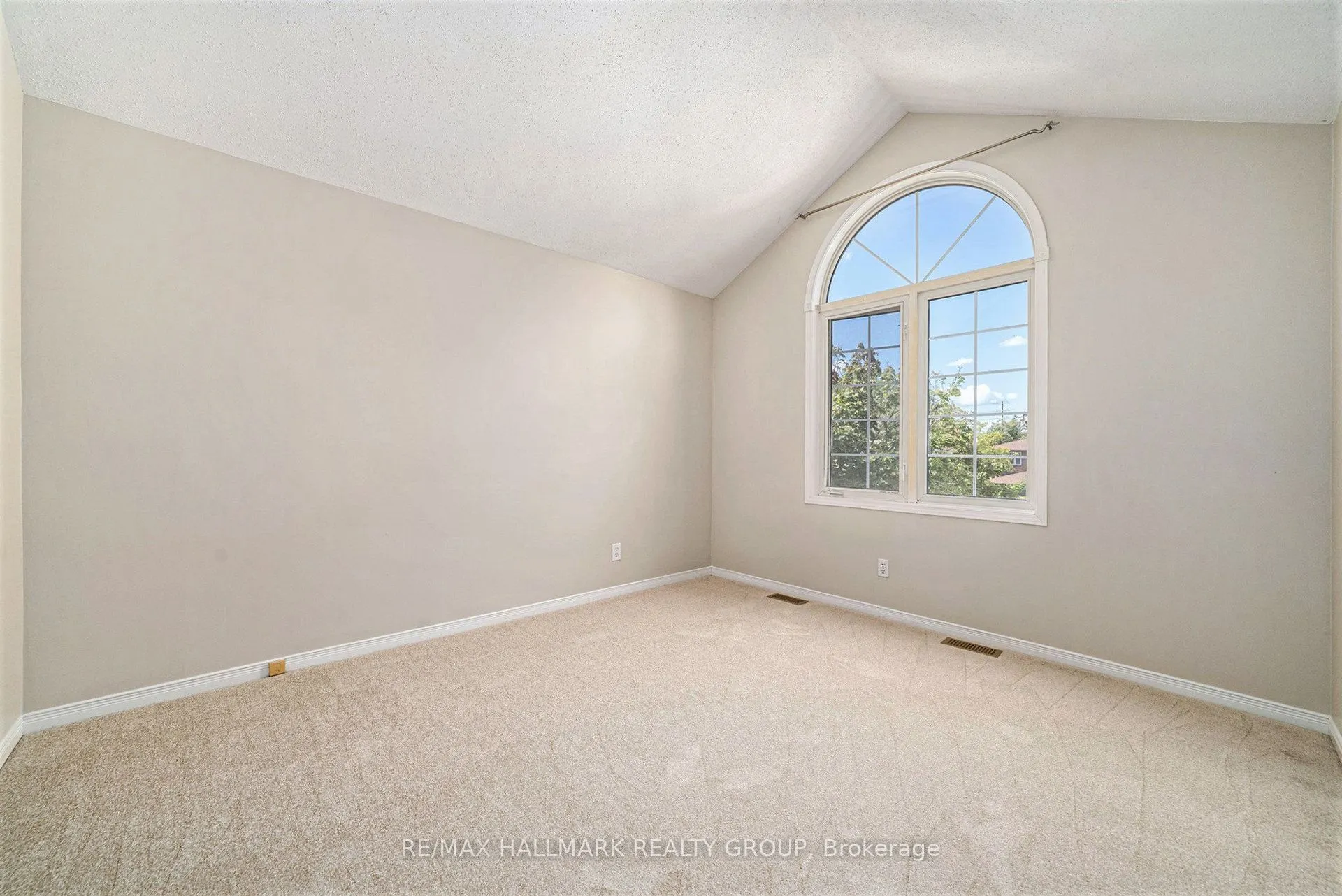1563 Fisher Avenue, #10