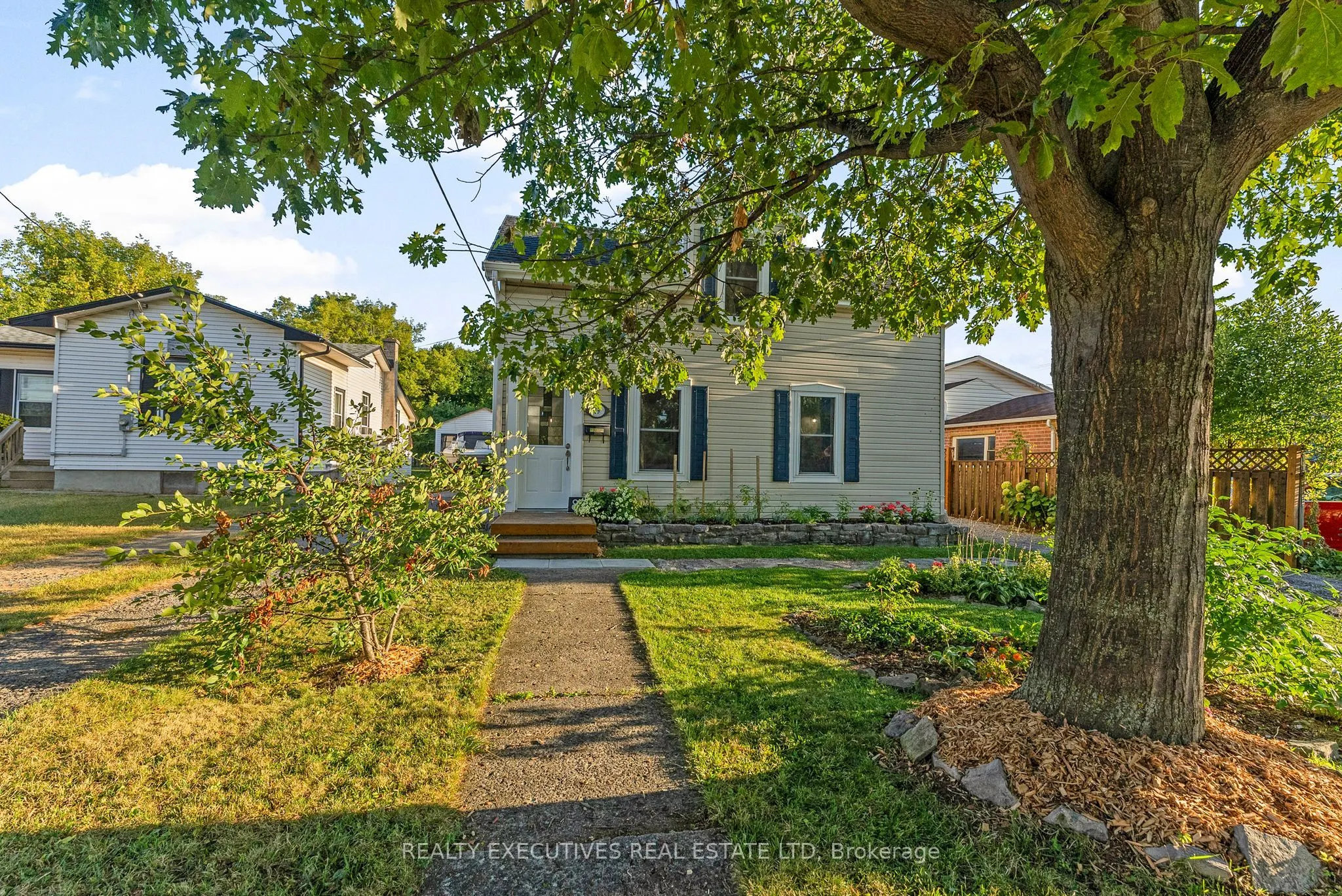 89 Churchill Street