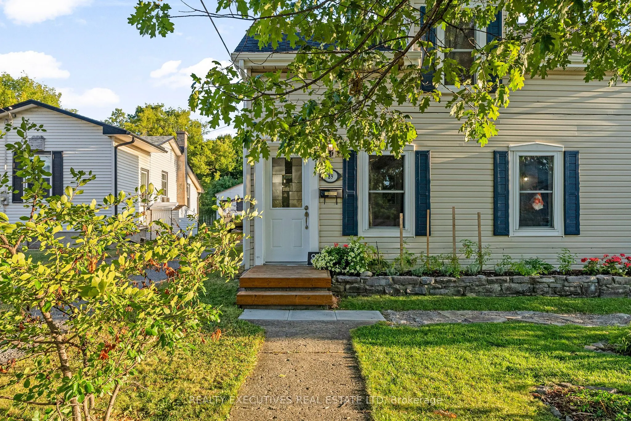 89 Churchill Street