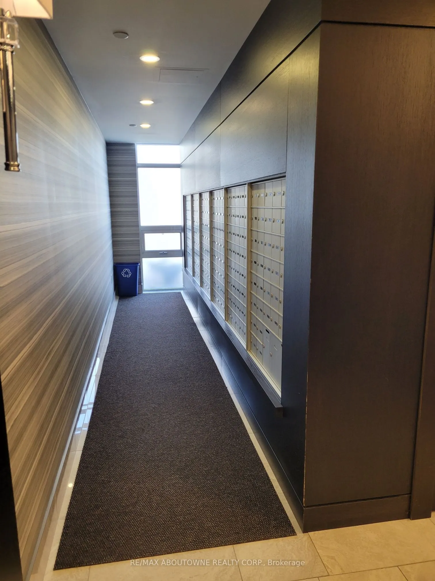 101 Shoreview Place, #510