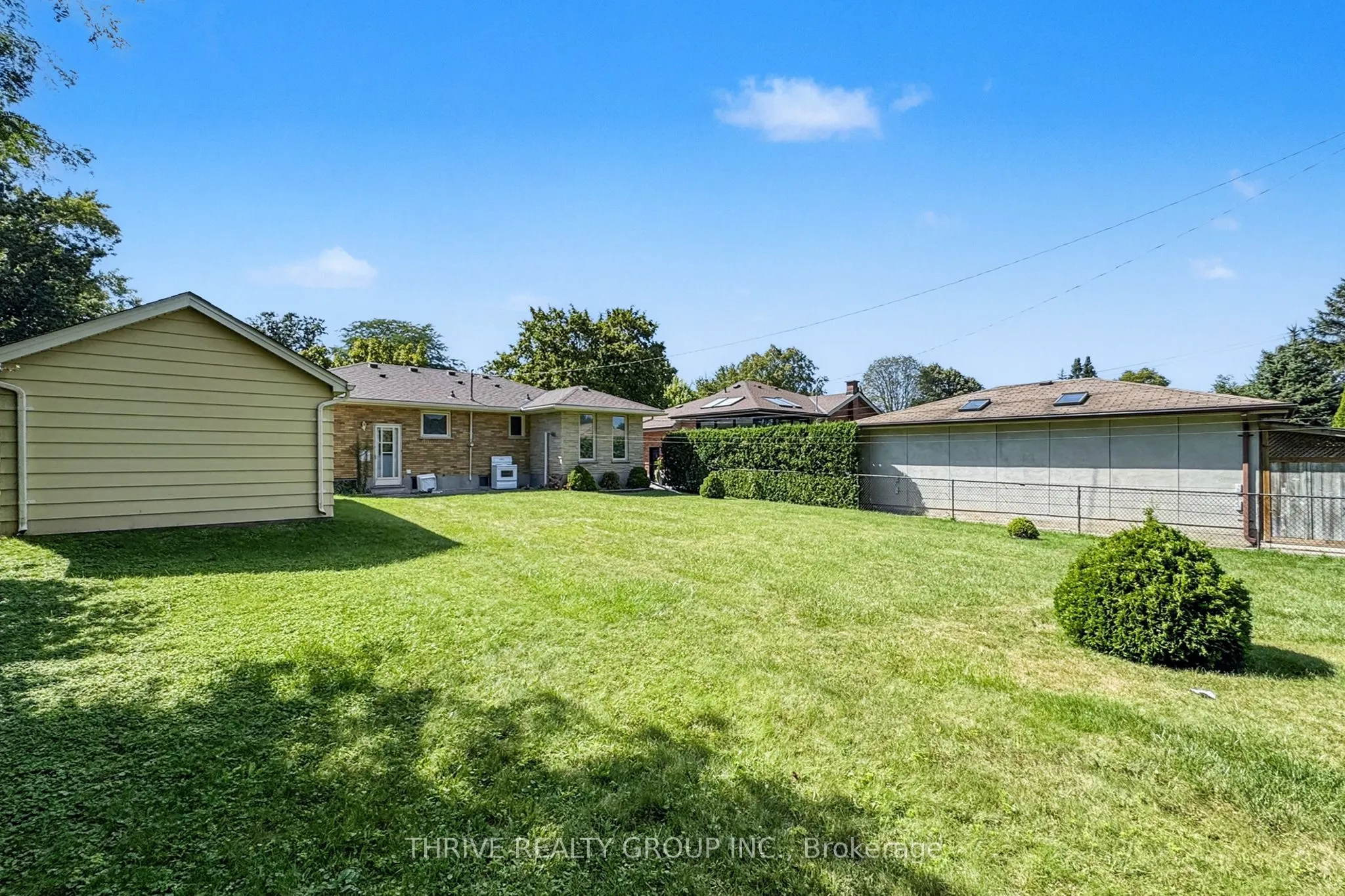 444 Ridgewood Crescent, #Upper