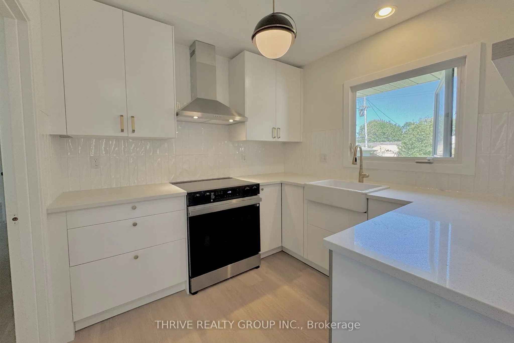 444 Ridgewood Crescent, #Upper