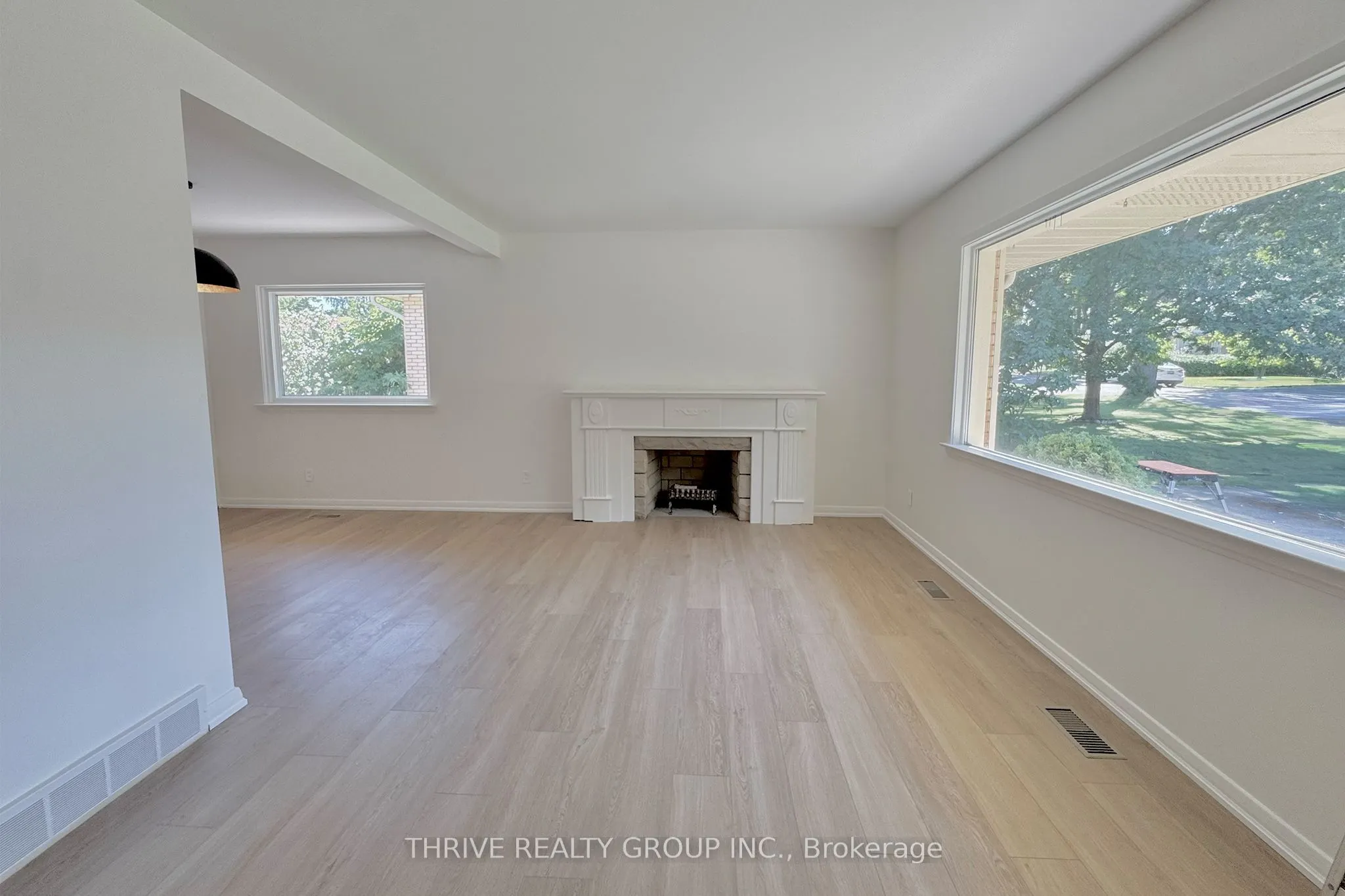 444 Ridgewood Crescent, #Upper