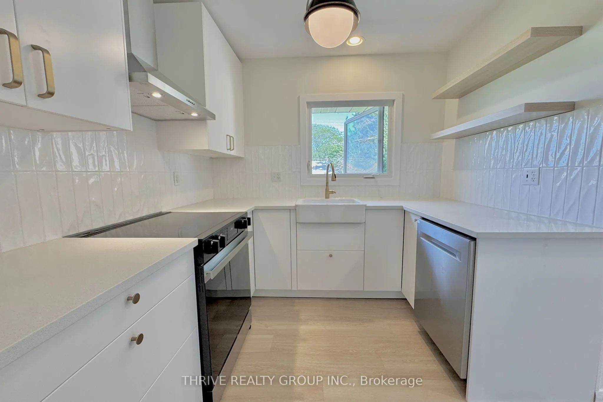 444 Ridgewood Crescent, #Upper