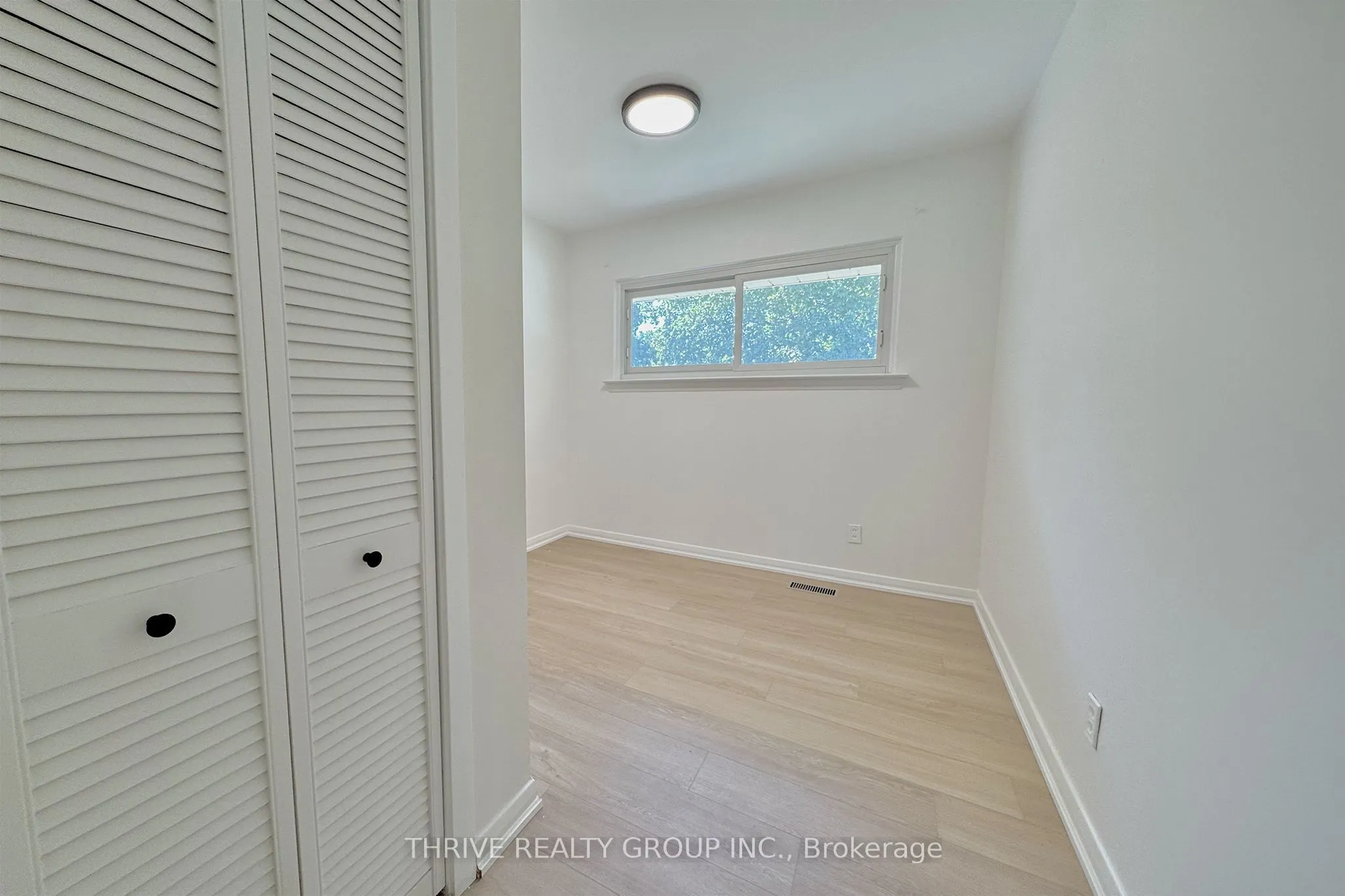 444 Ridgewood Crescent, #Upper